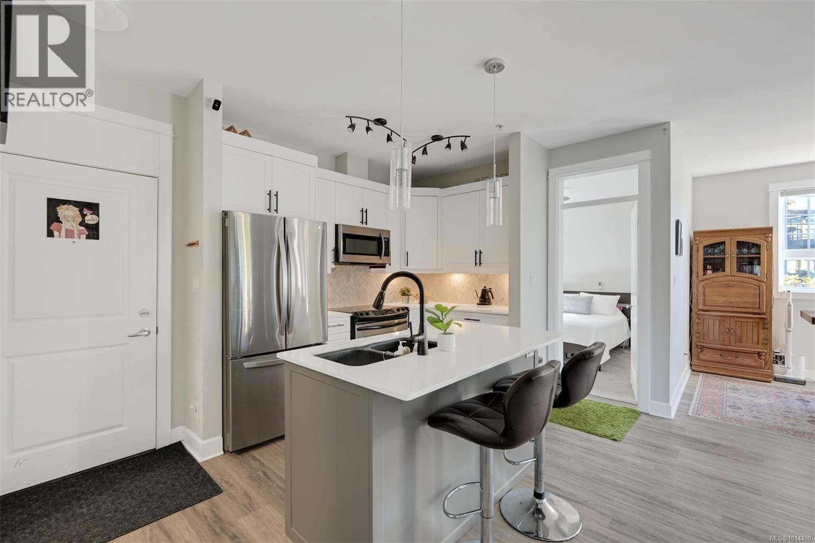 101 3210 Jacklin Road, Langford