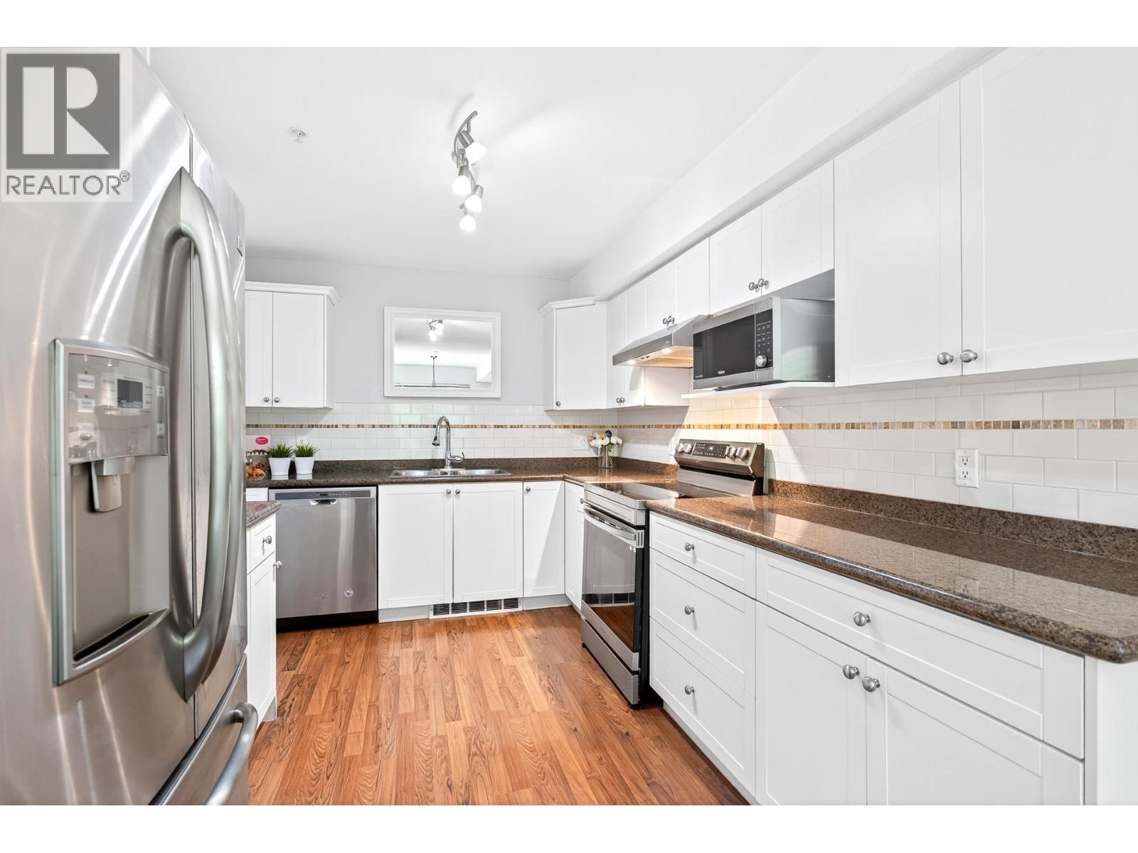 212 1567 GRANT AVENUE, Port Coquitlam