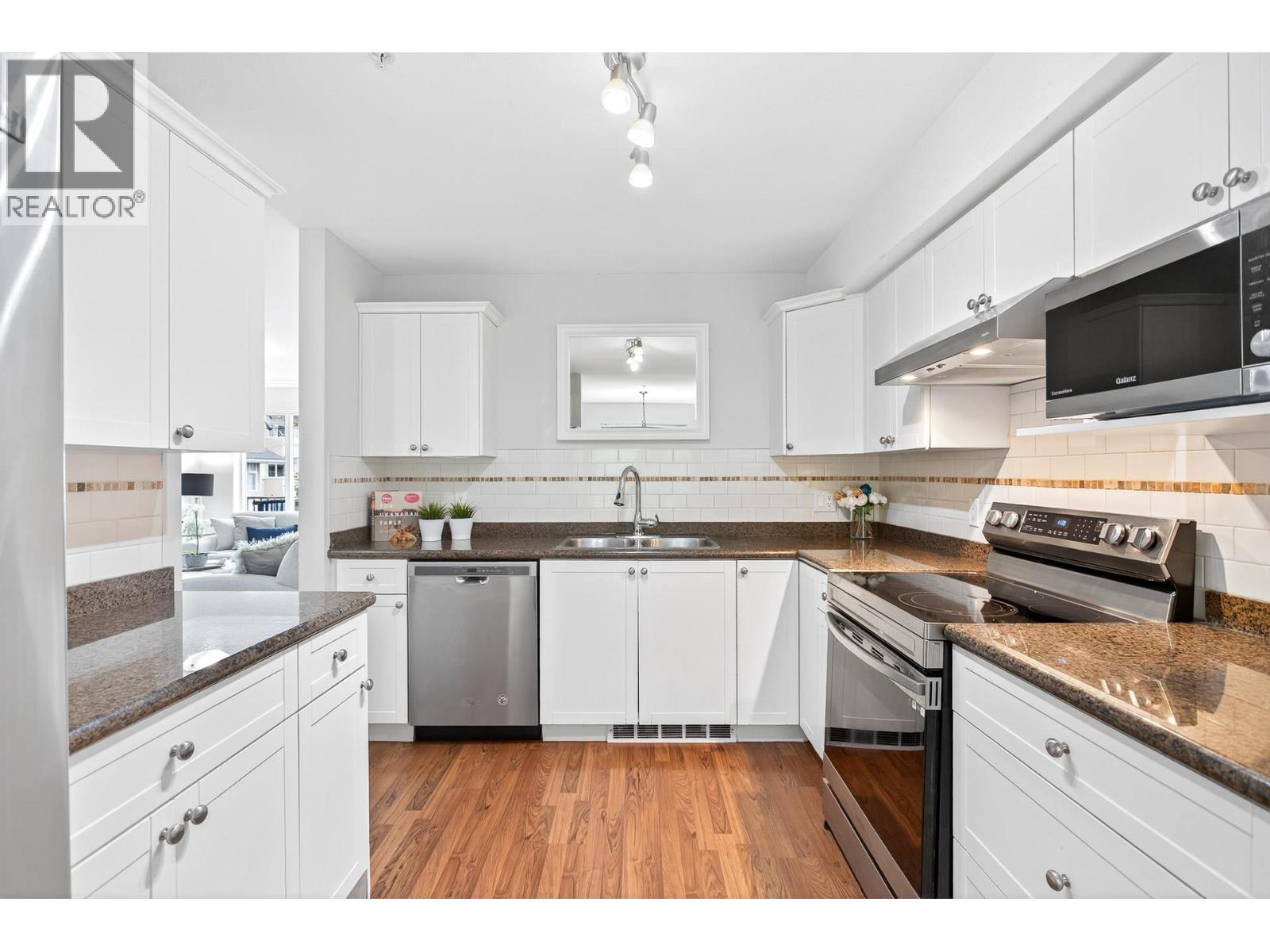 212 1567 GRANT AVENUE, Port Coquitlam