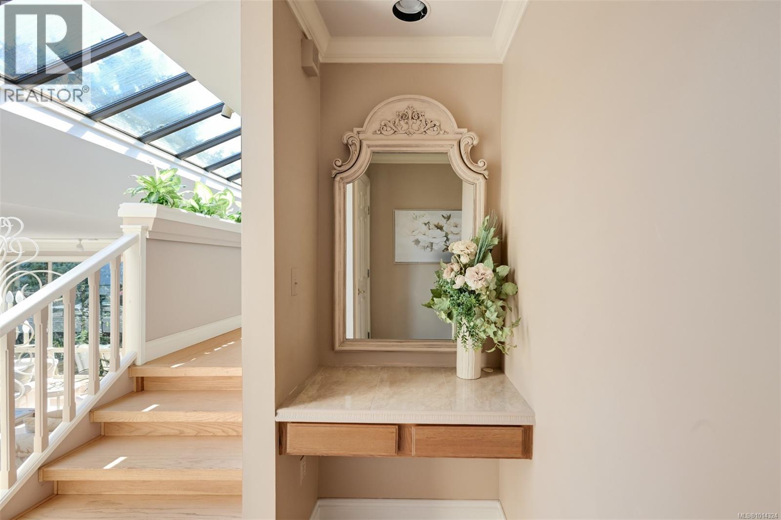 2807 Arbutus Rd, Saanich