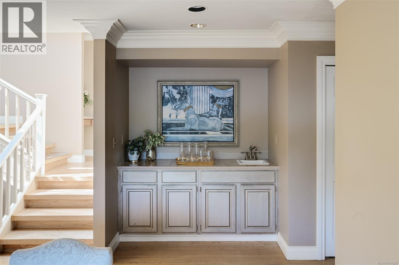 2807 Arbutus Rd, Saanich