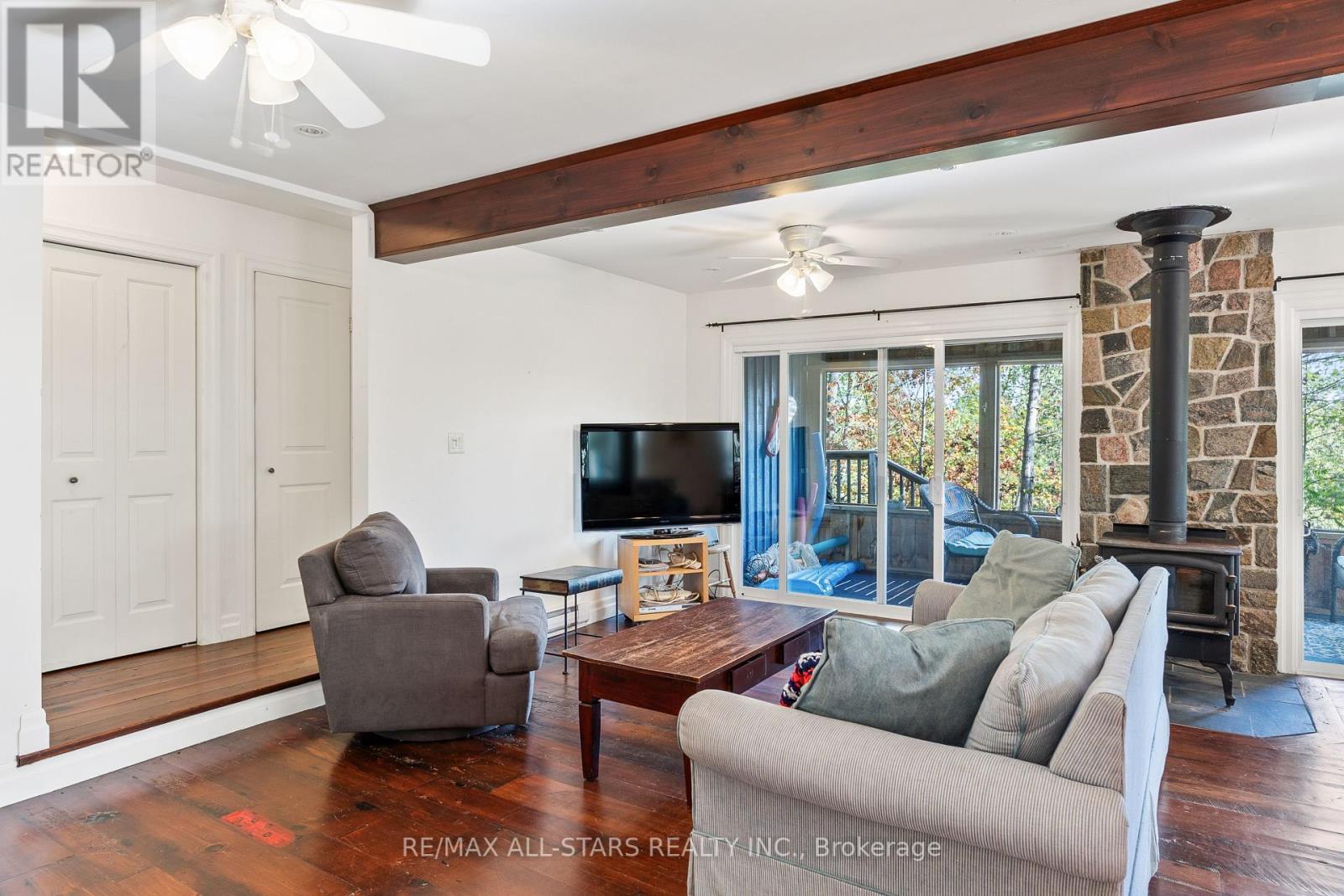 Single Family House Bungalow for Sale in  ENGLISH CIRCLE Highlands East (Glamorgan) 