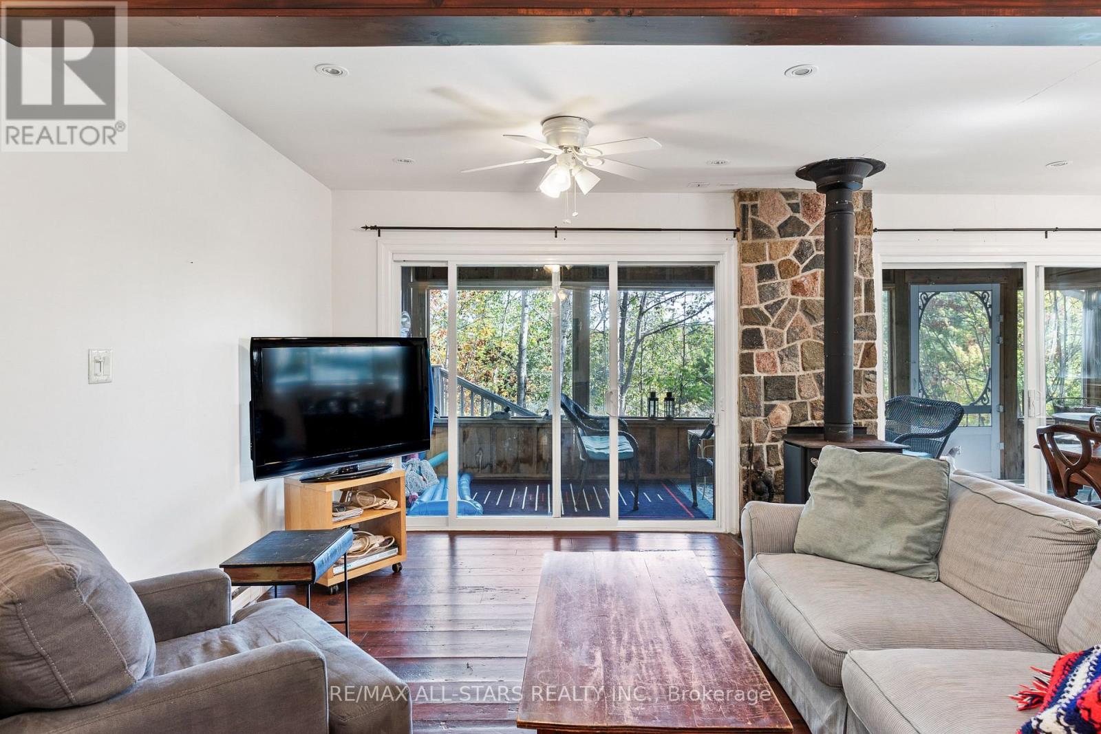 Single Family House Bungalow for Sale in  ENGLISH CIRCLE Highlands East (Glamorgan) 