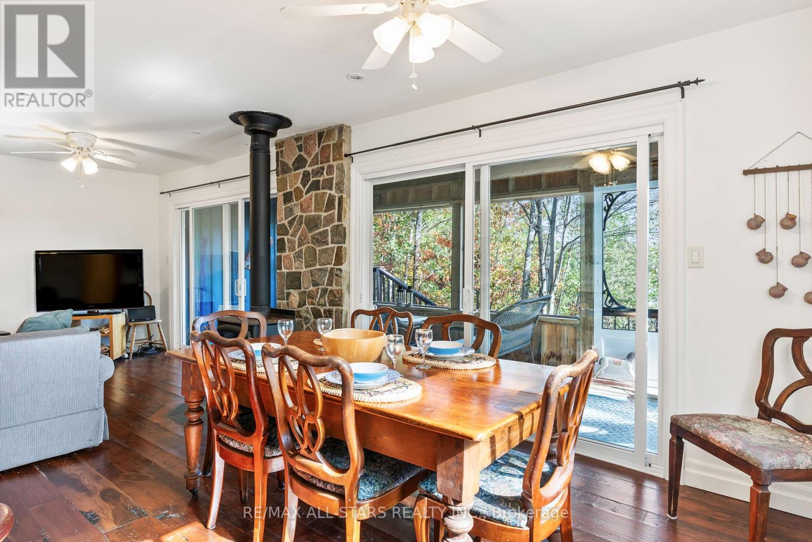 Single Family House Bungalow for Sale in  ENGLISH CIRCLE Highlands East (Glamorgan) 