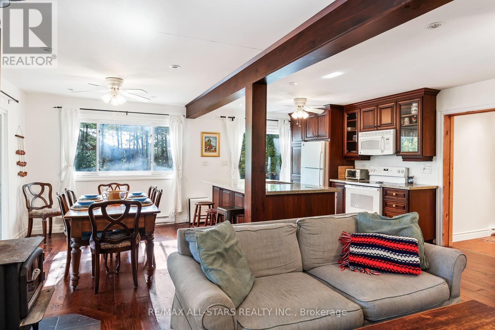 Single Family House Bungalow for Sale in  ENGLISH CIRCLE Highlands East (Glamorgan) 