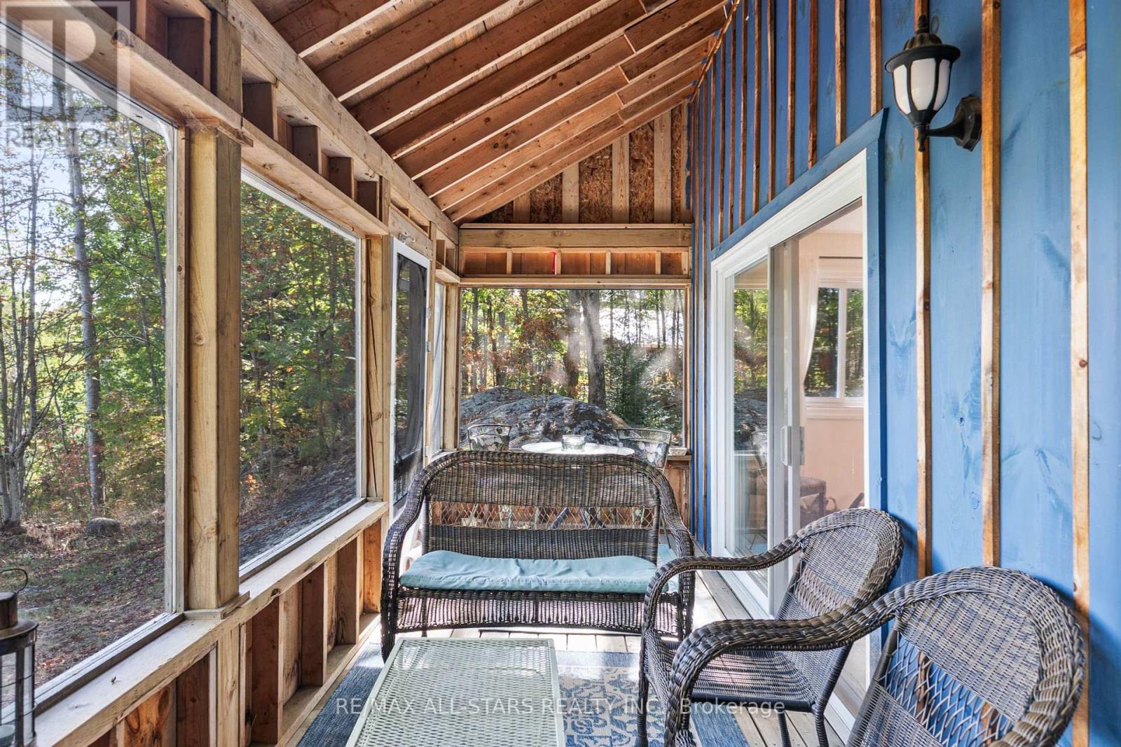 Single Family House Bungalow for Sale in  ENGLISH CIRCLE Highlands East (Glamorgan) 