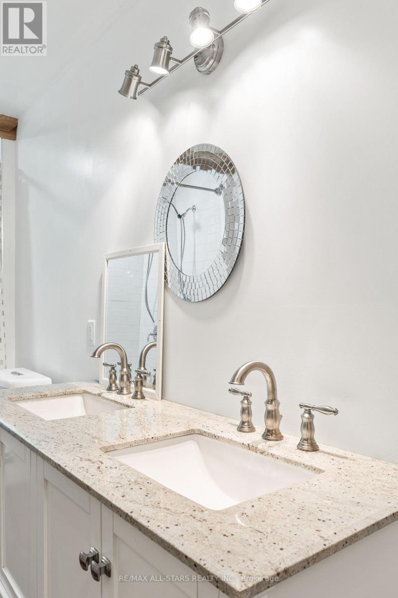 Single Family House Bungalow for Sale in  ENGLISH CIRCLE Highlands East (Glamorgan) 