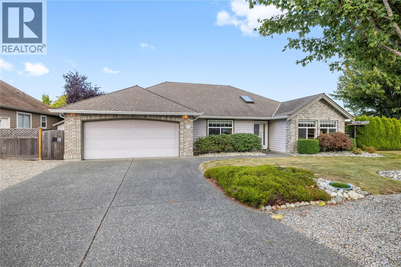 698 Abernathy Pl, Parksville