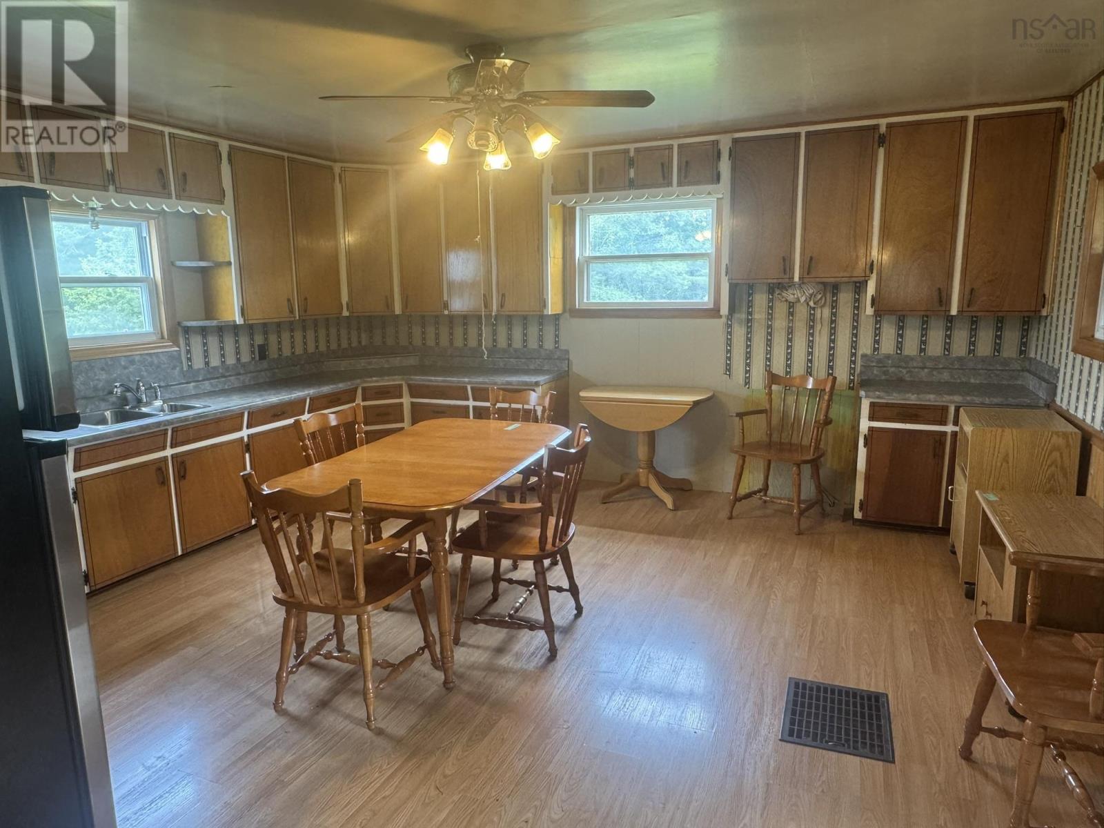 Property 23 of 39 of 185 West Caledonia Road