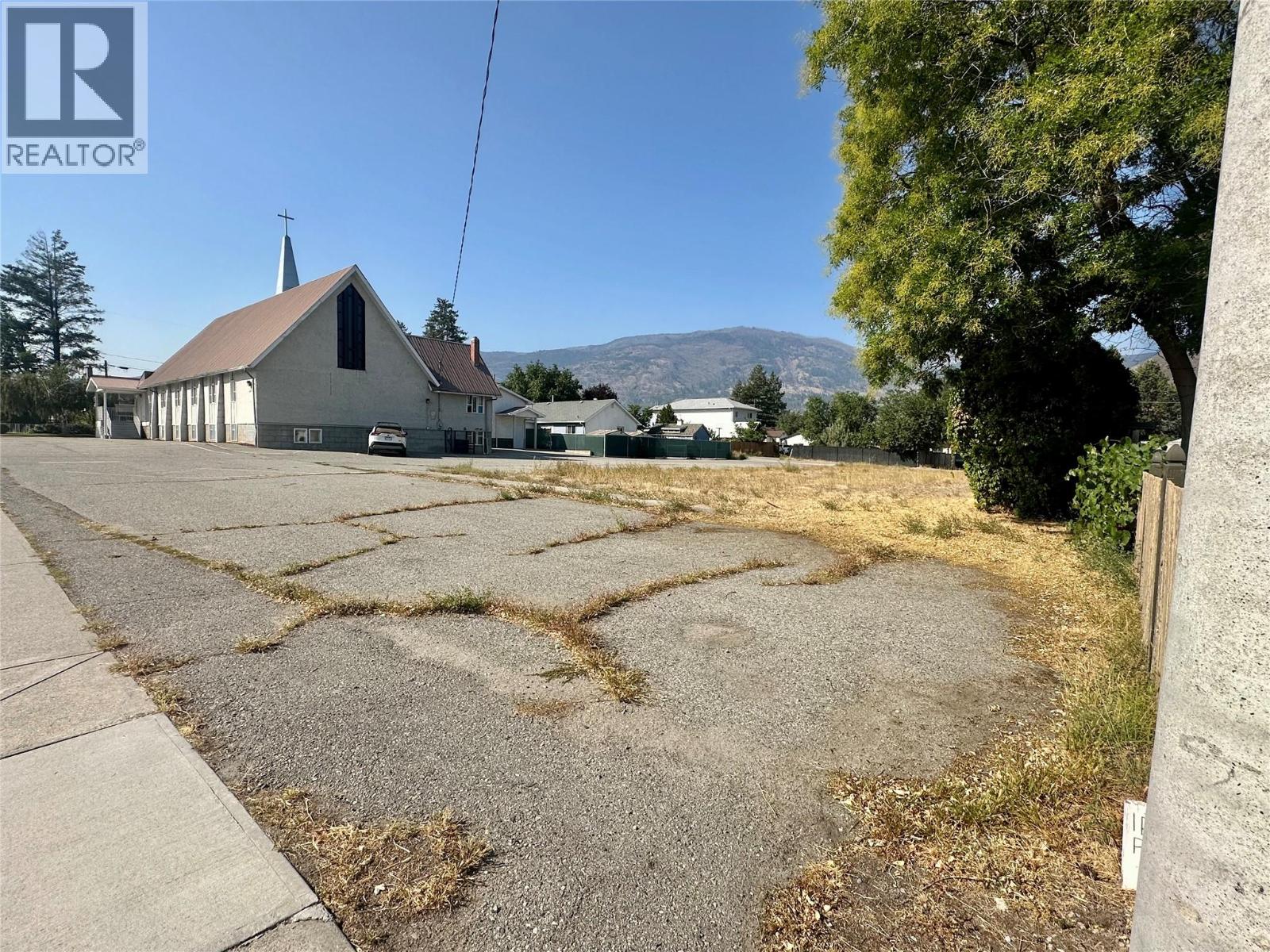 5812 Airport Street, Oliver