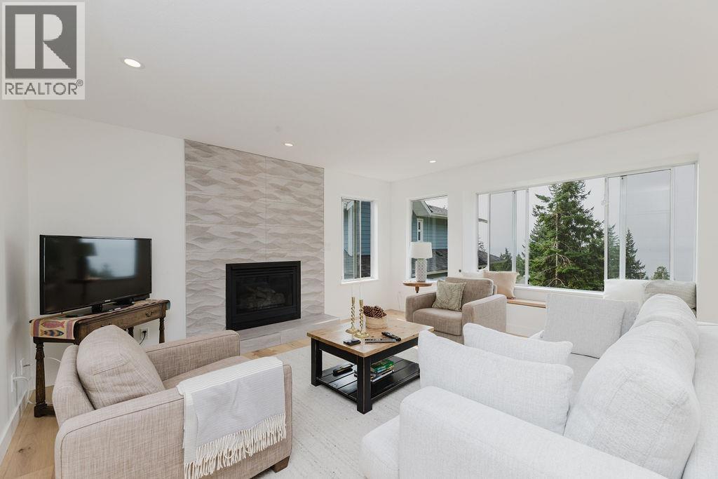 341 HARRY ROAD, Gibsons
