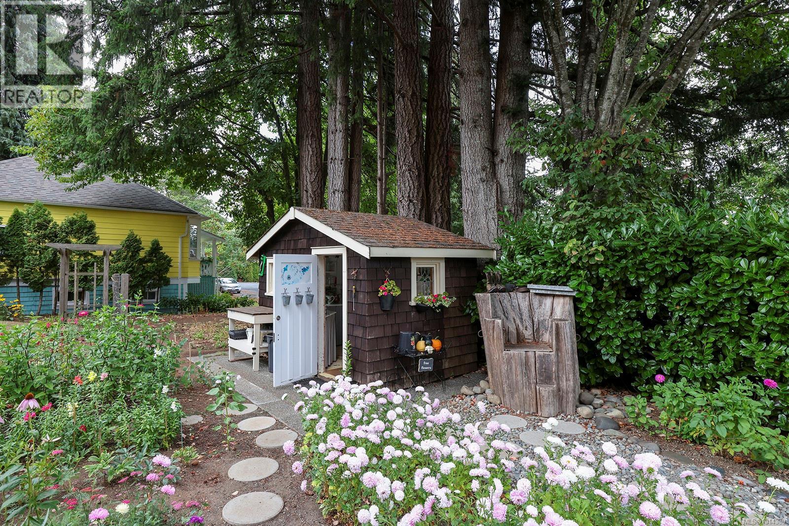 185 Duncan Ave, Courtenay