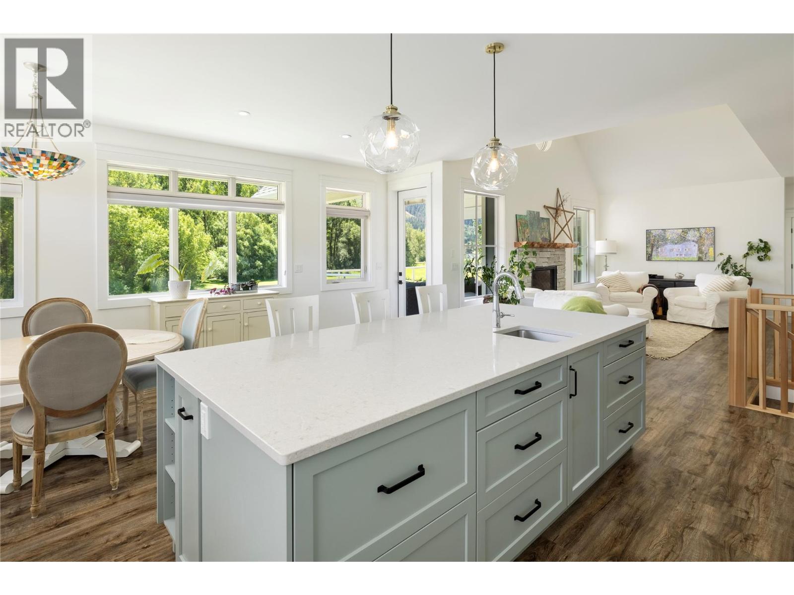 6984 Highway 6, Coldstream