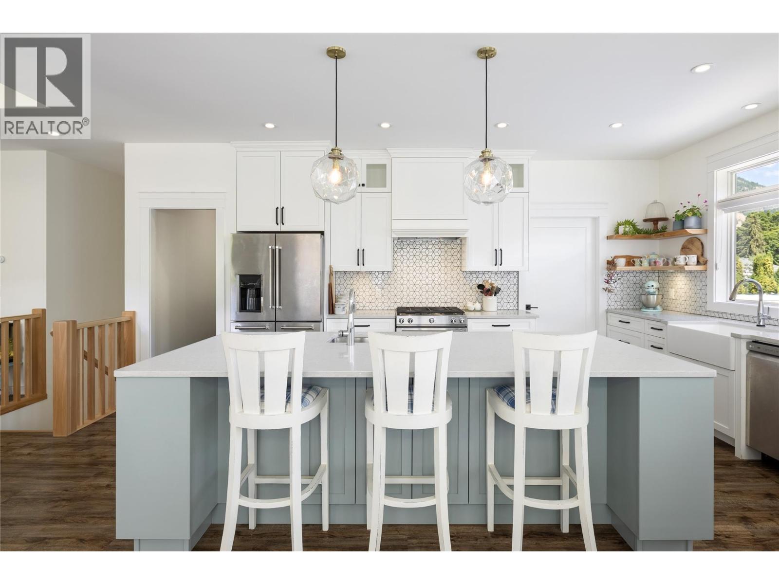 6984 Highway 6, Coldstream
