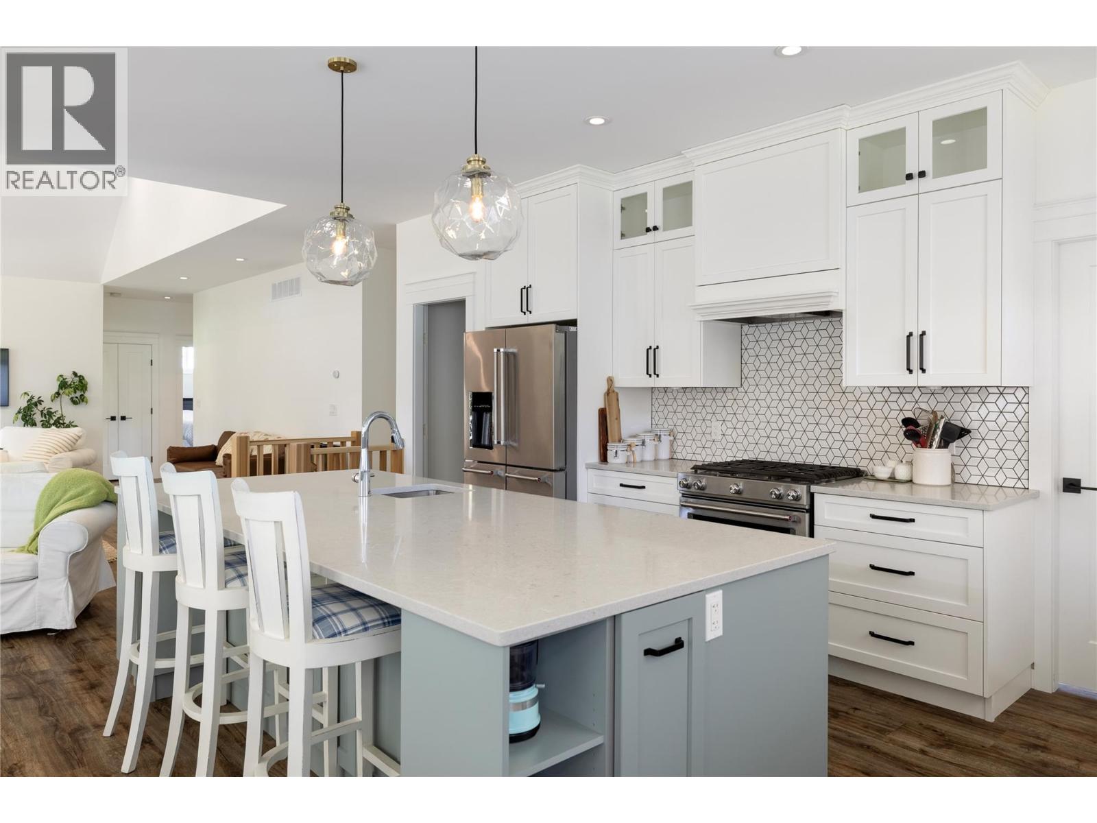 6984 Highway 6, Coldstream
