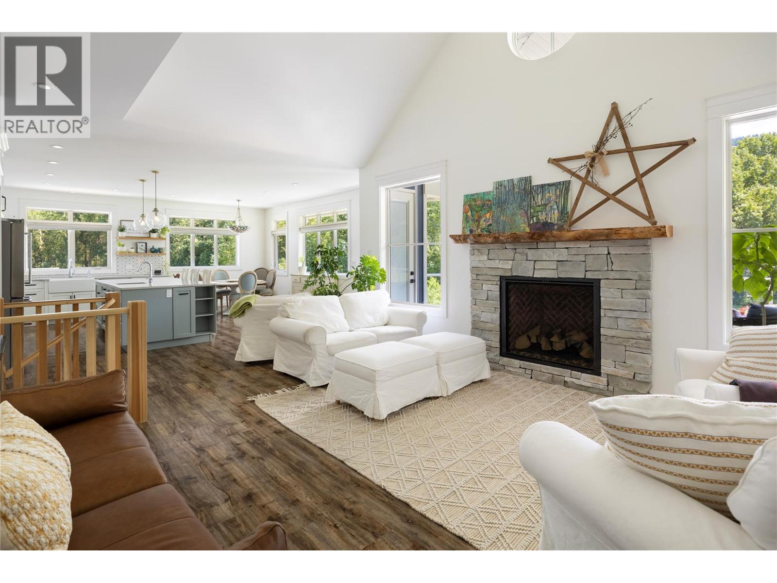 6984 Highway 6, Coldstream