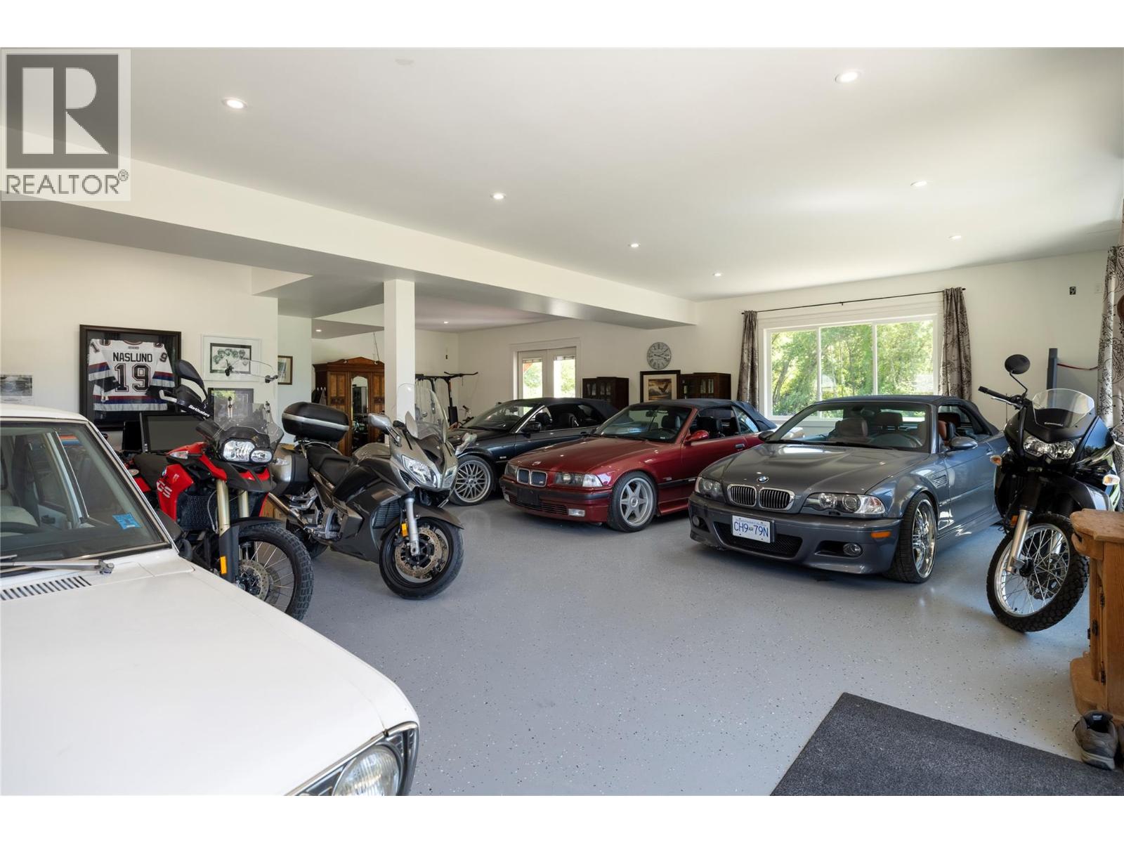 6984 Highway 6, Coldstream