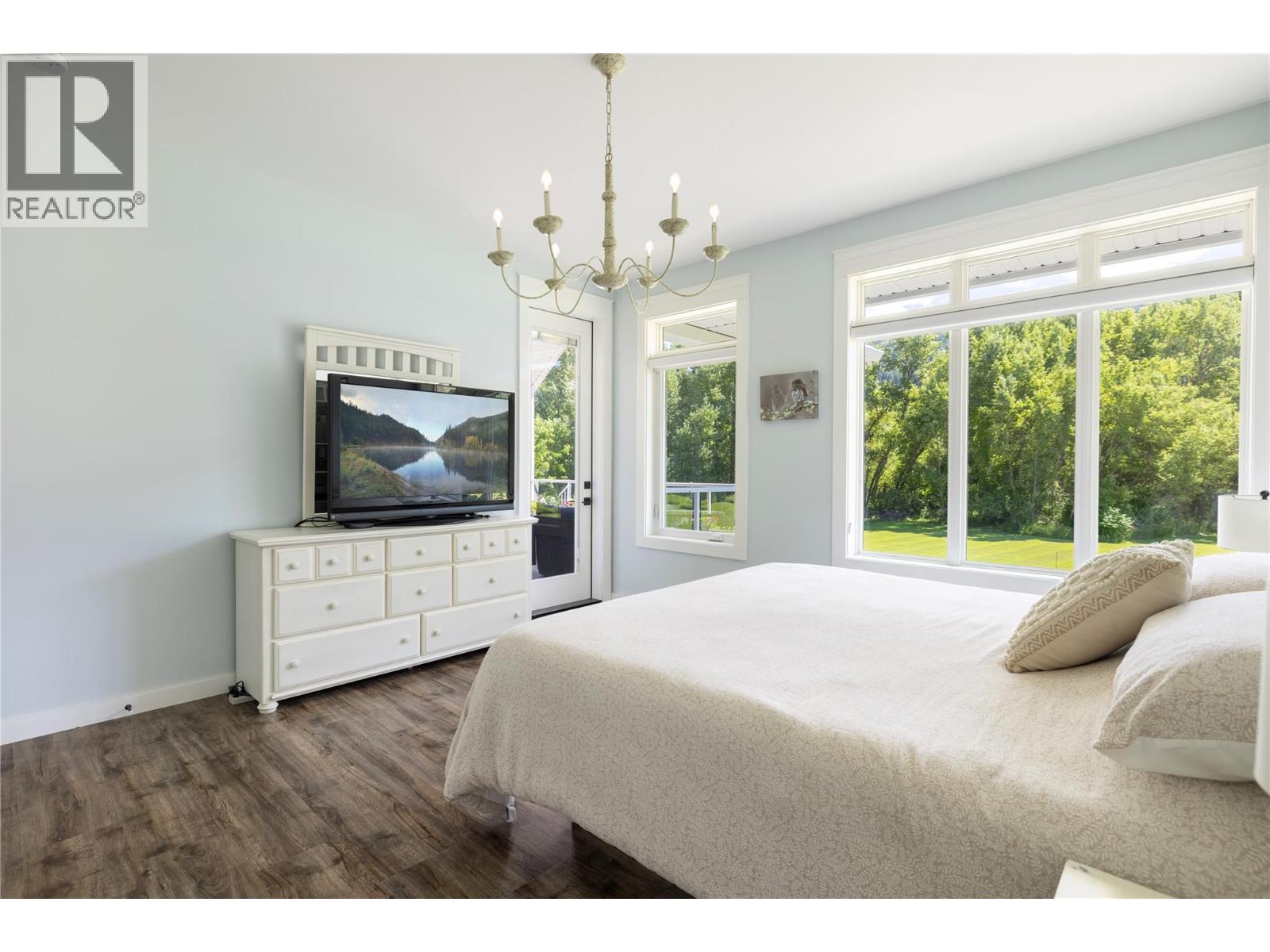 6984 Highway 6, Coldstream