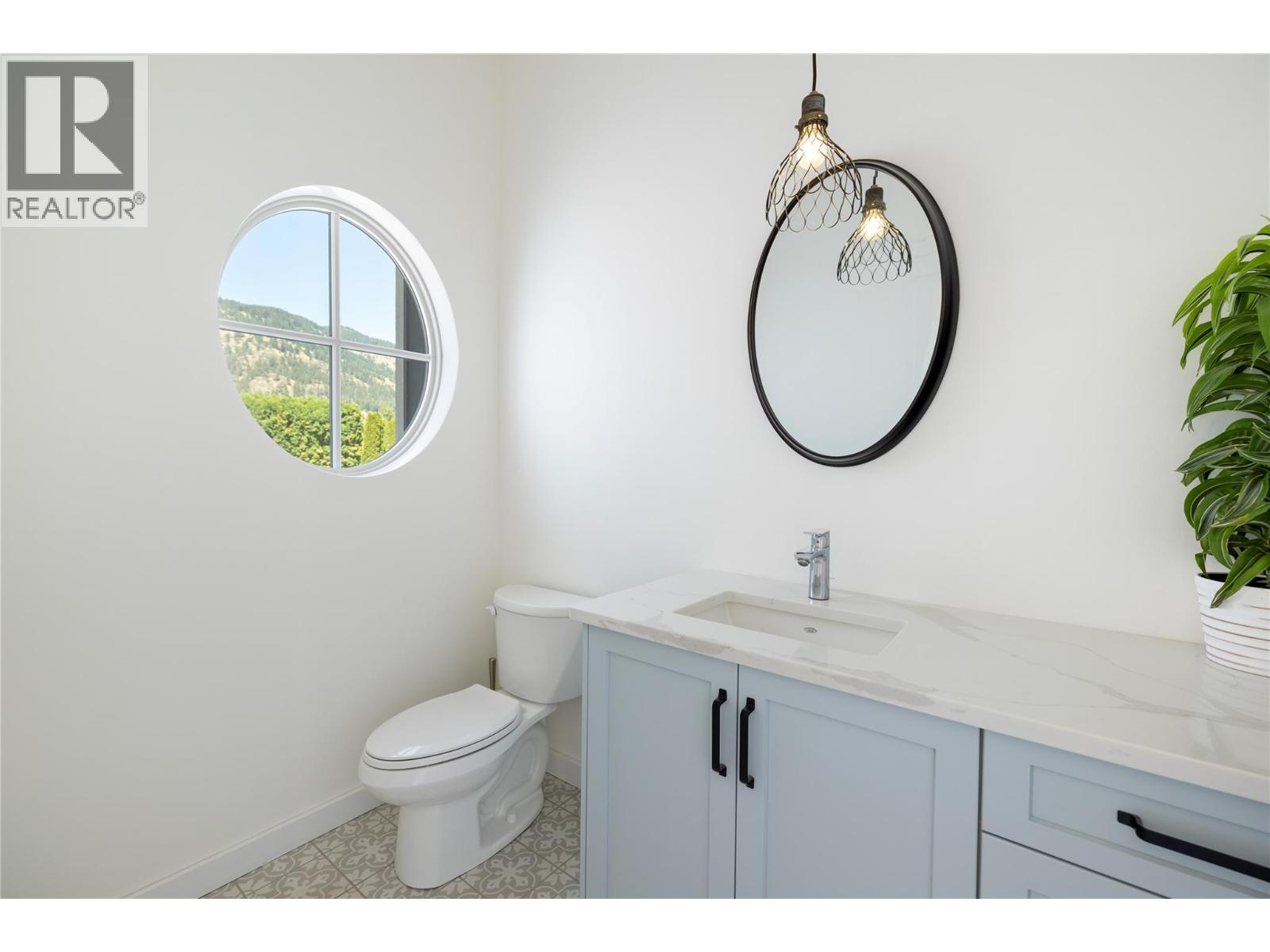 6984 Highway 6, Coldstream