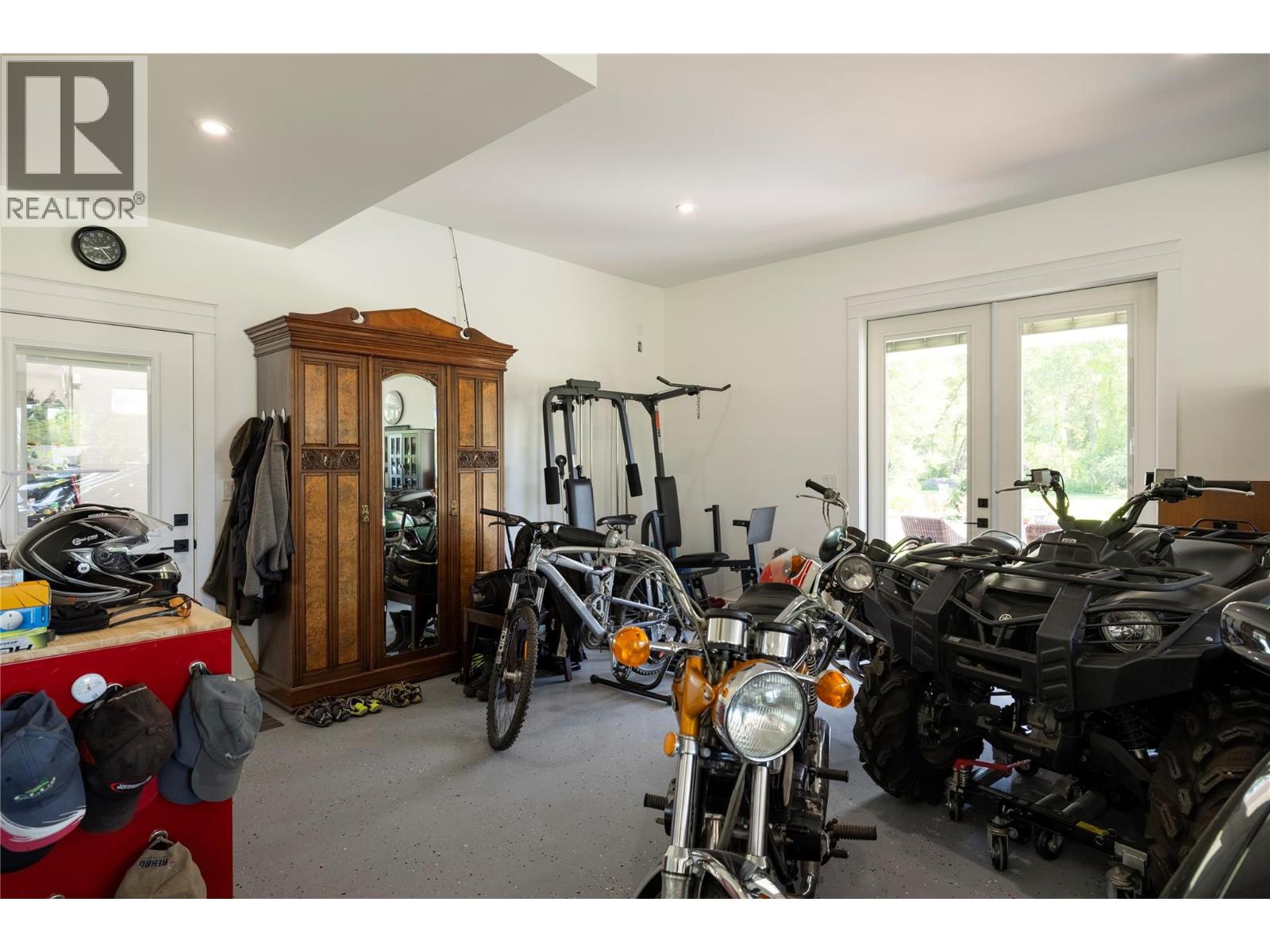 6984 Highway 6, Coldstream