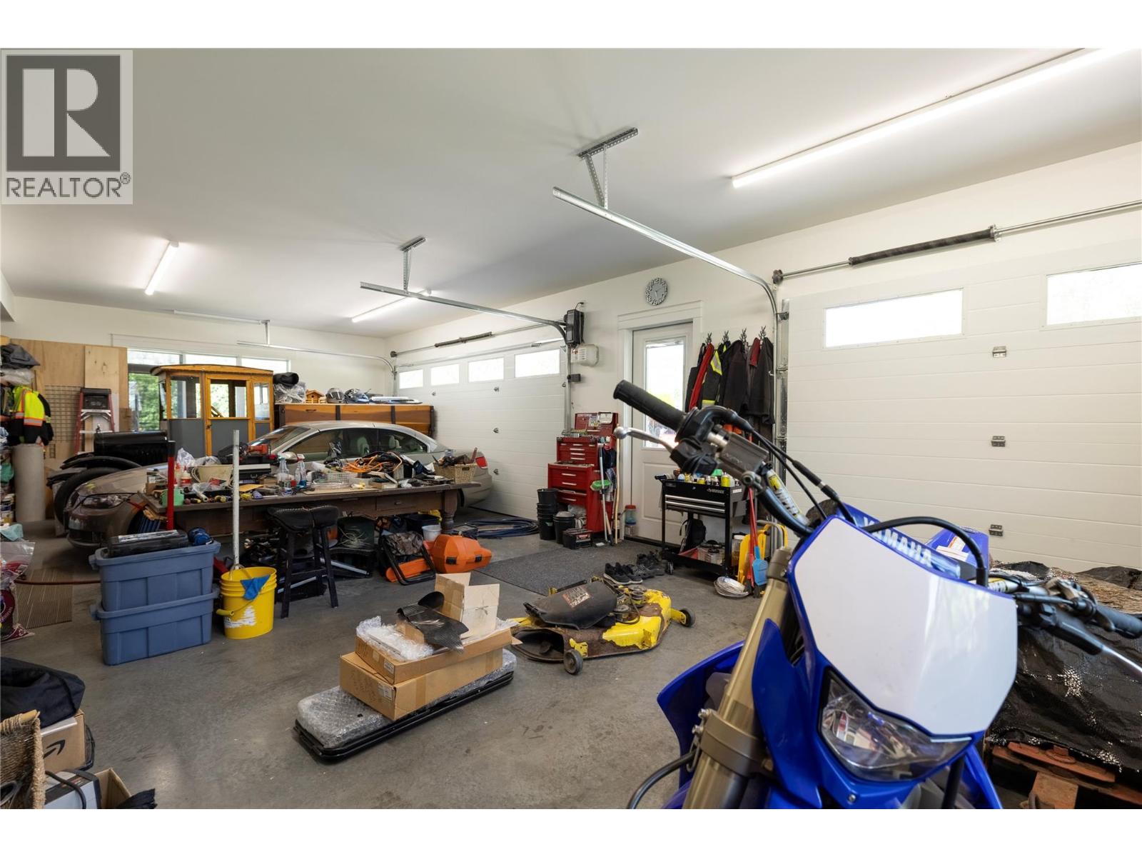 6984 Highway 6, Coldstream