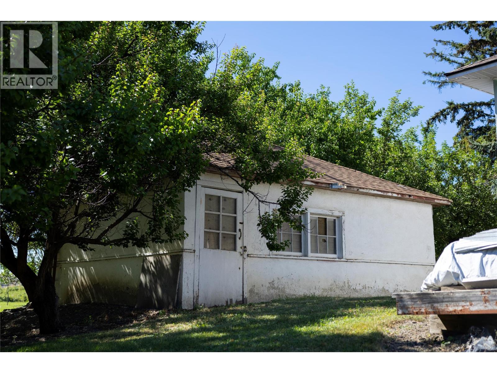 6984 Highway 6, Coldstream