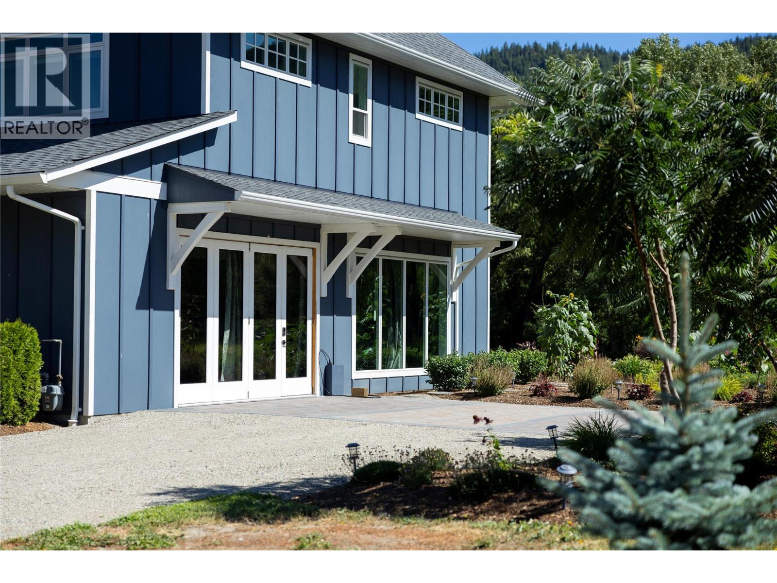6984 Highway 6, Coldstream