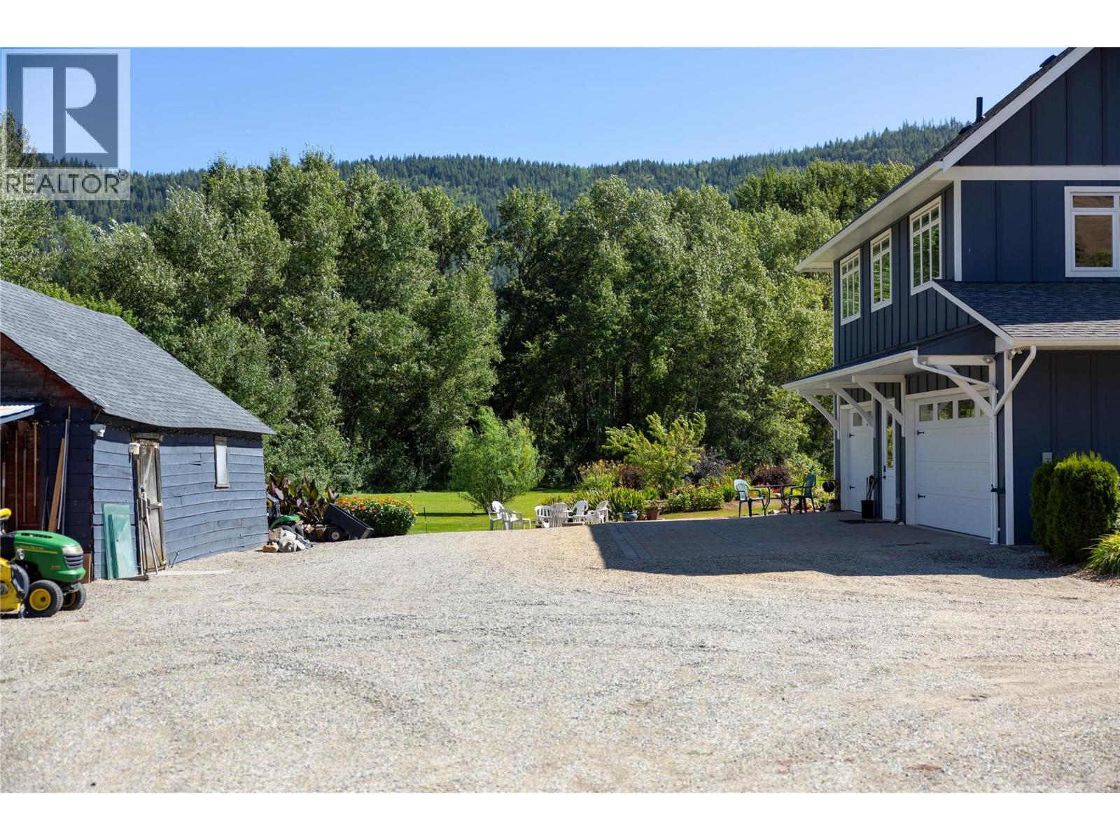 6984 Highway 6, Coldstream