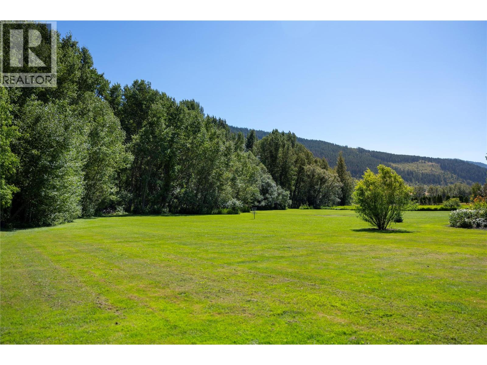 6984 Highway 6, Coldstream