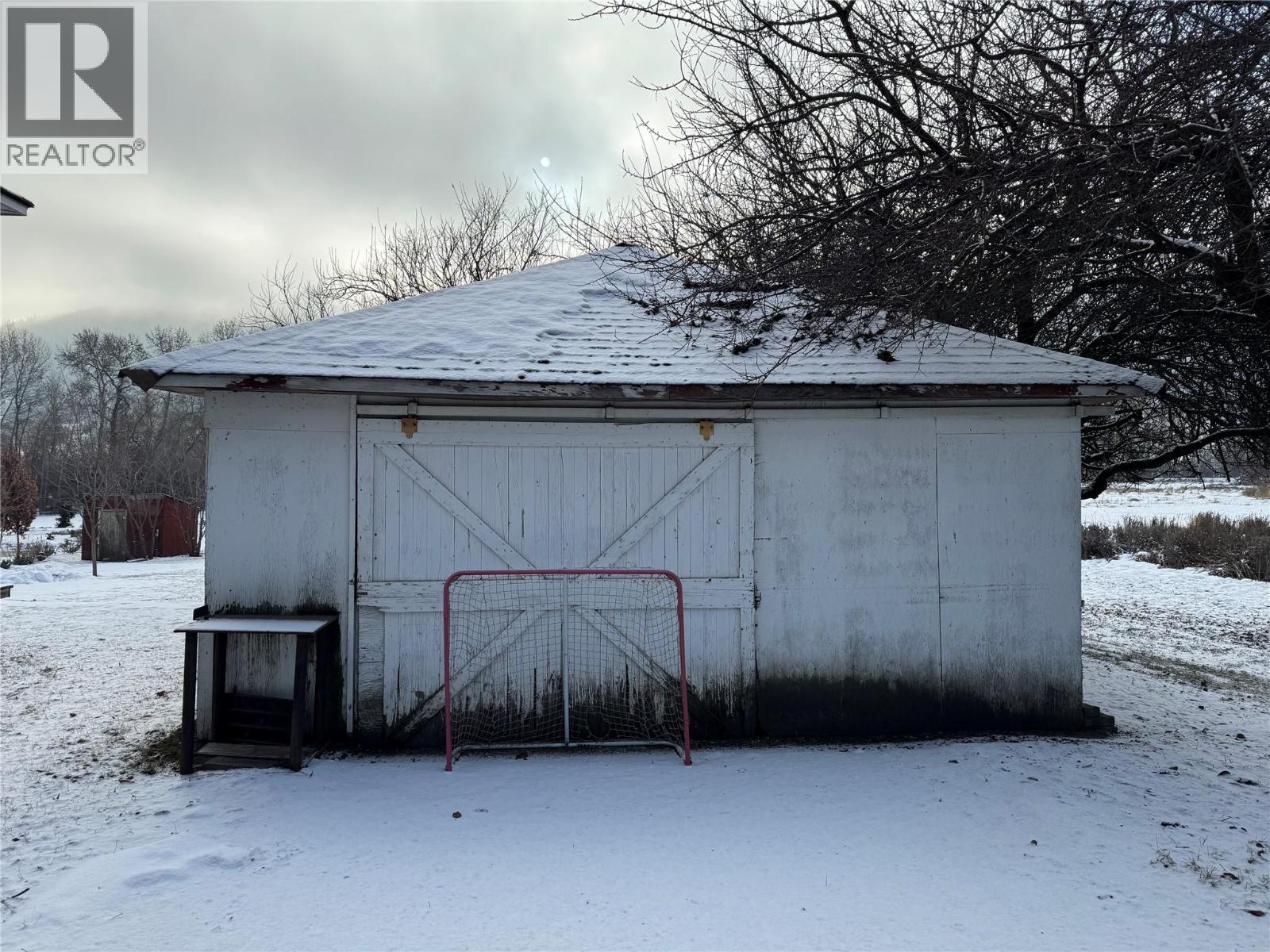 6984 Highway 6, Coldstream