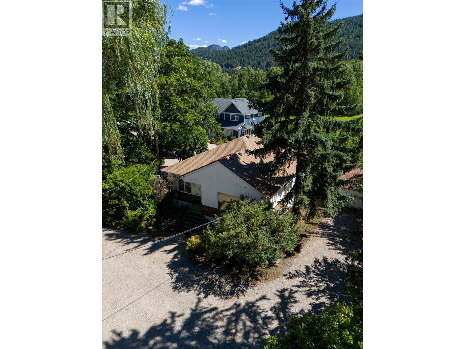 6984 Highway 6, Coldstream