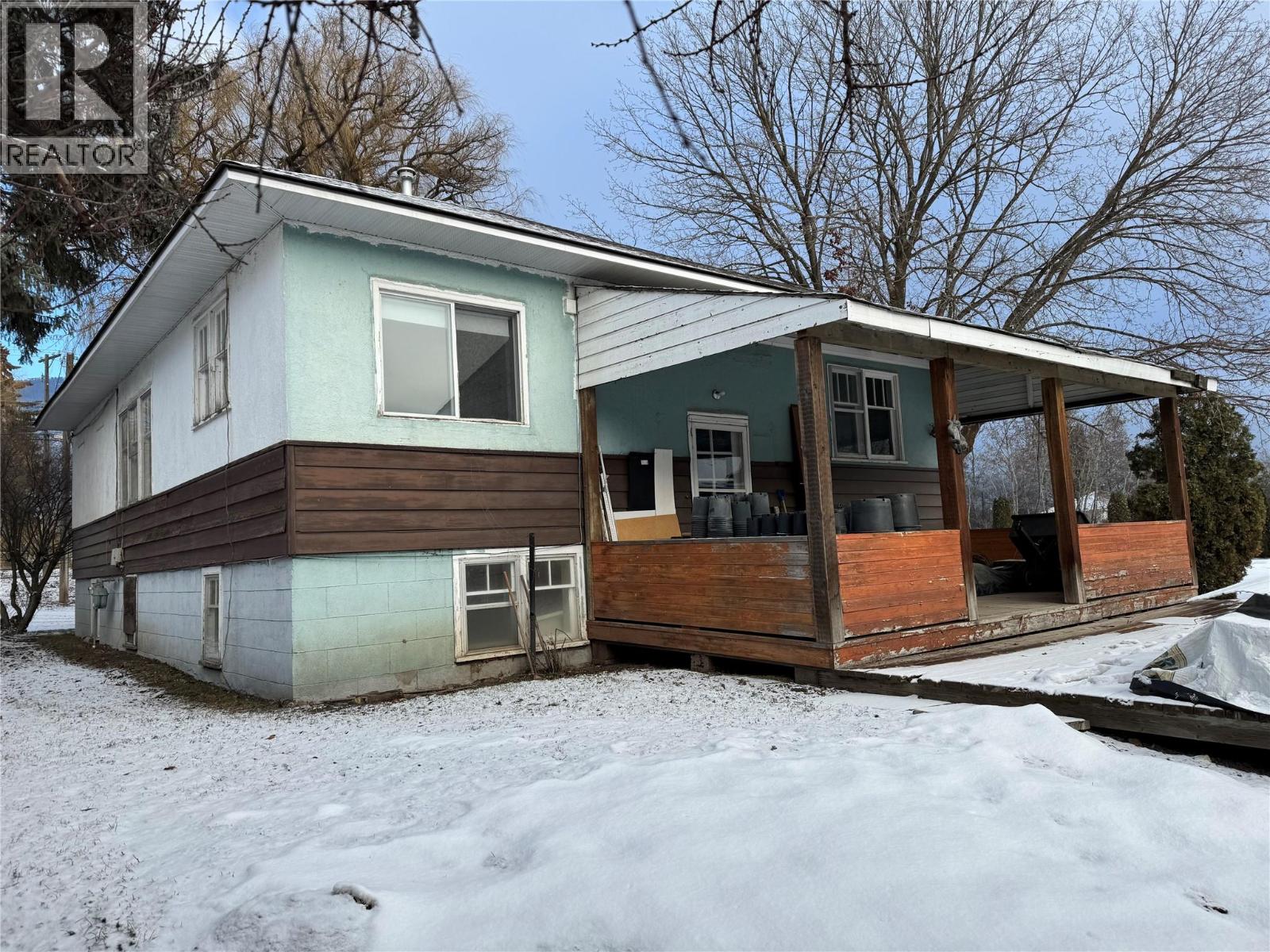 6984 Highway 6, Coldstream
