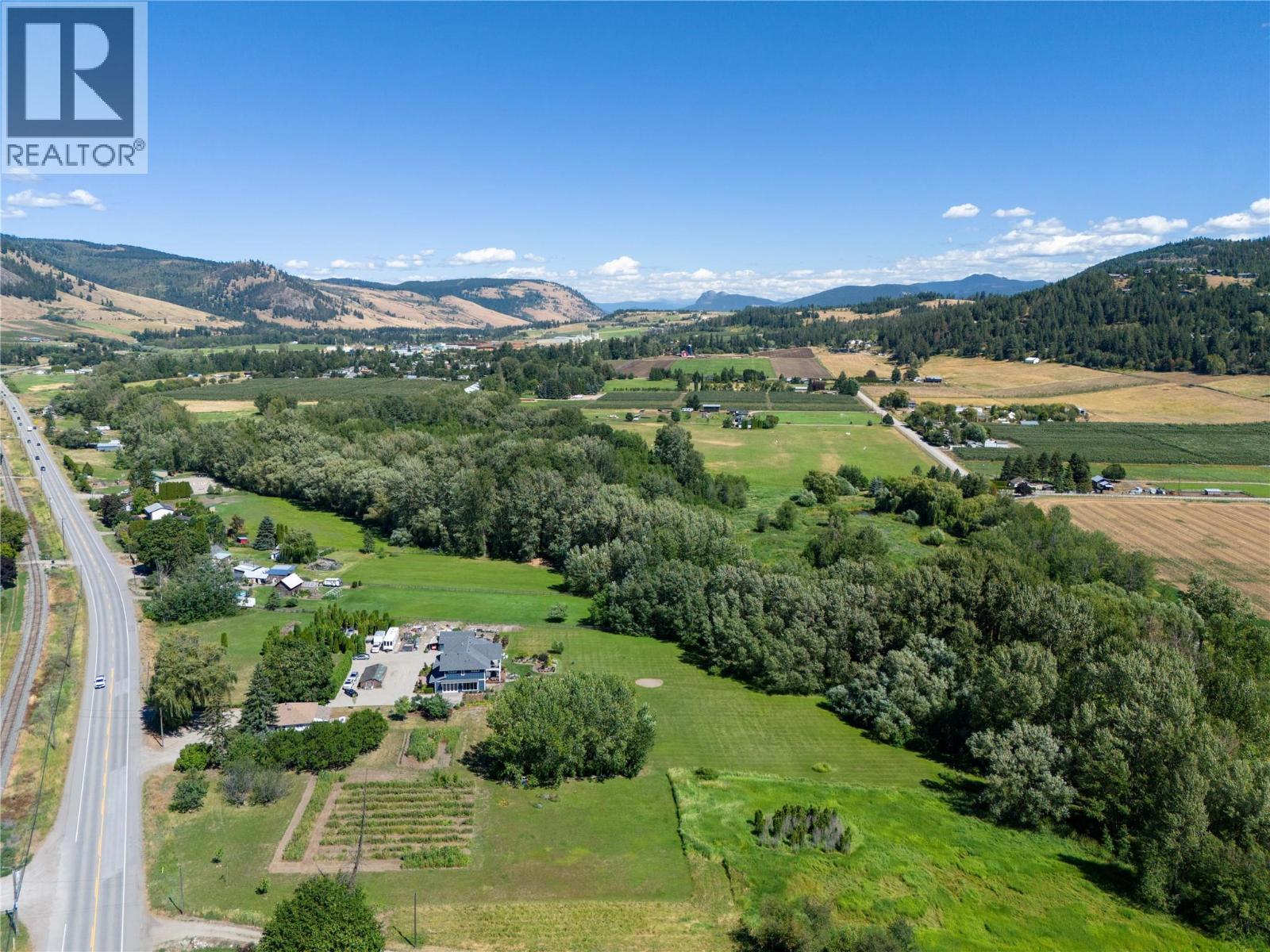 6984 Highway 6, Coldstream