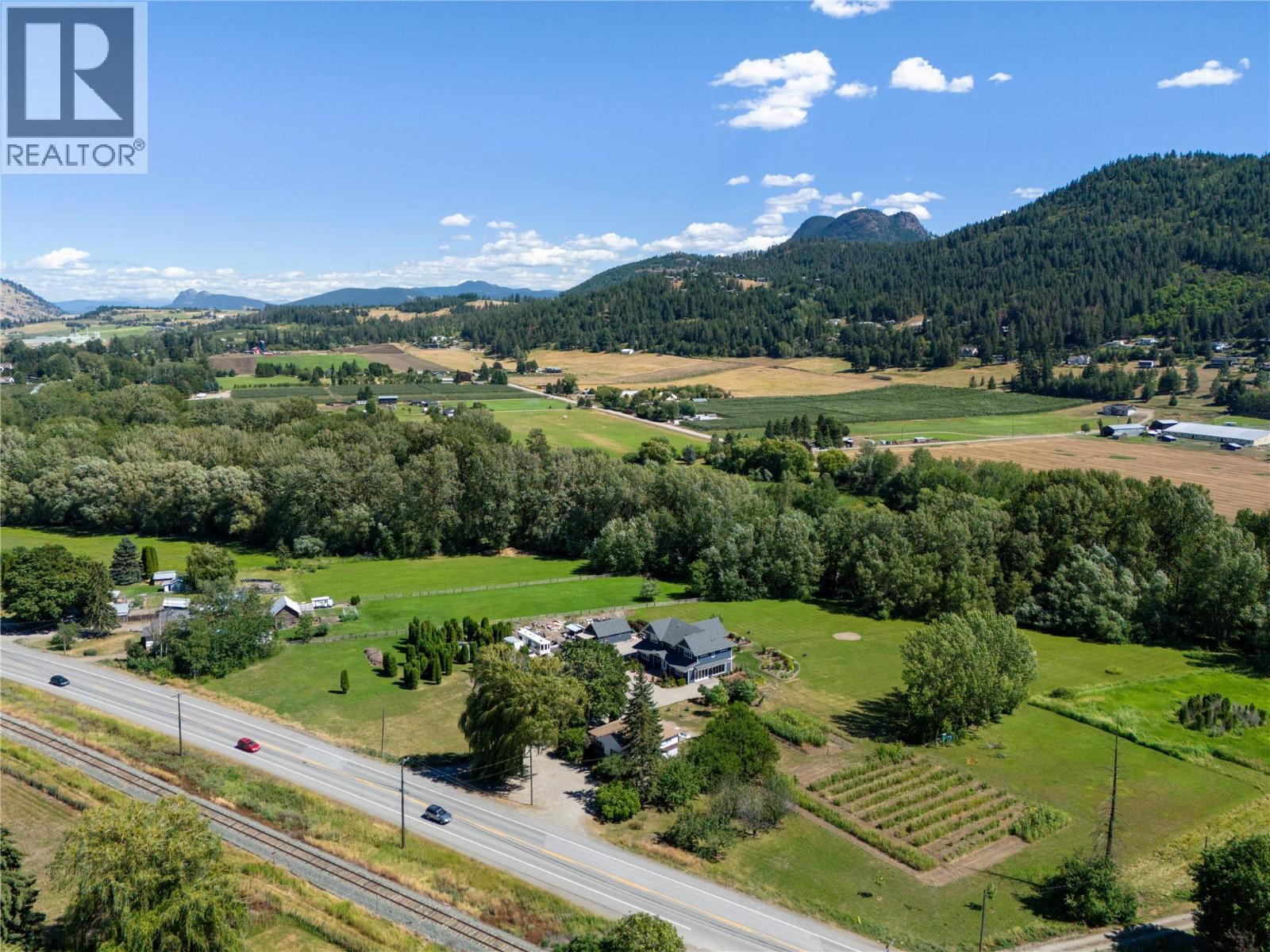 6984 Highway 6, Coldstream