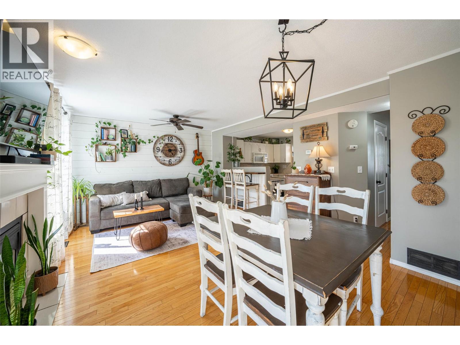 2395 Pleasant Valley Road Unit# 31, Armstrong