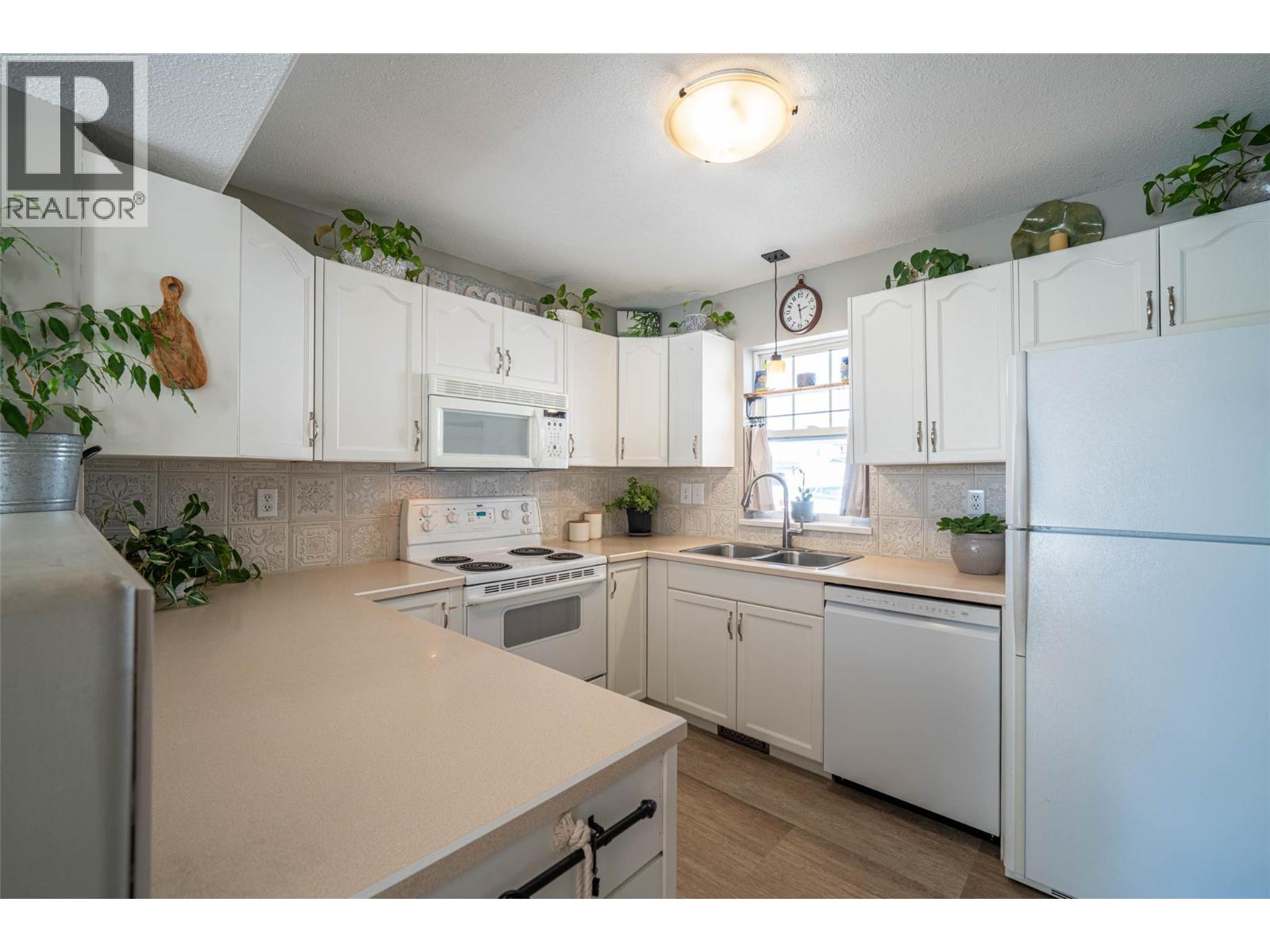 2395 Pleasant Valley Road Unit# 31, Armstrong