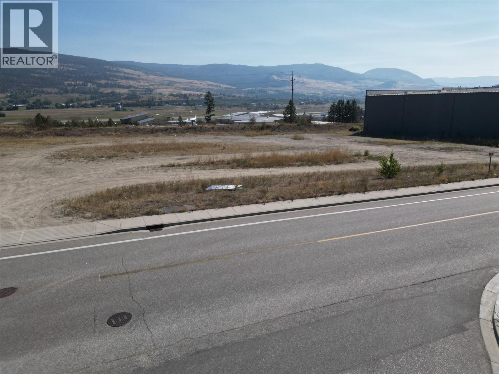  1985 Pier Mac Way, Kelowna