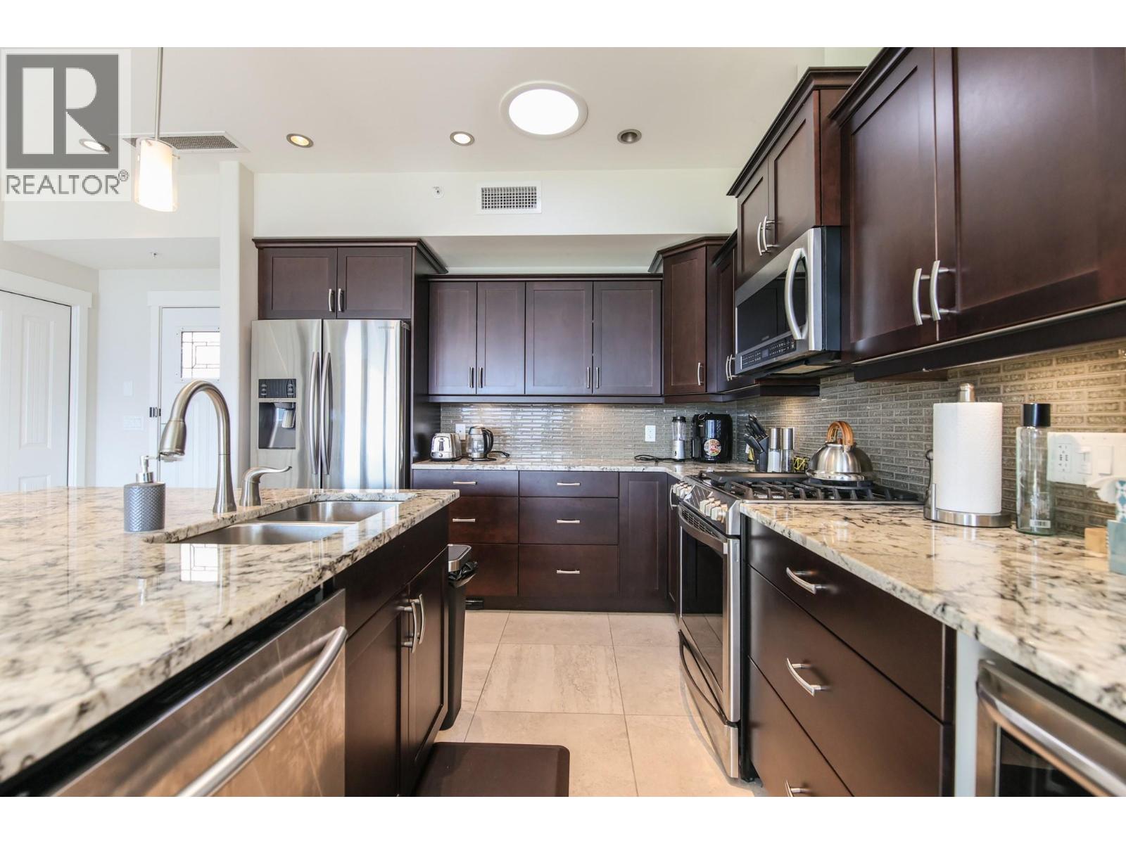 2000 VALLEYVIEW Drive Unit# 25, Osoyoos
