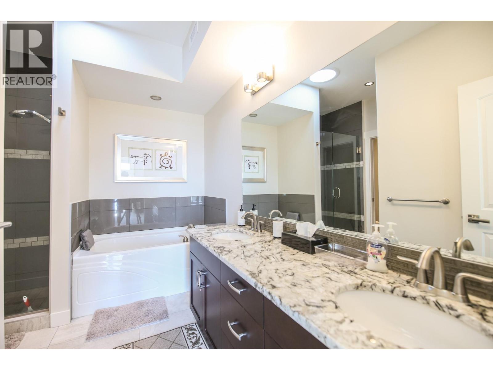 2000 VALLEYVIEW Drive Unit# 25, Osoyoos