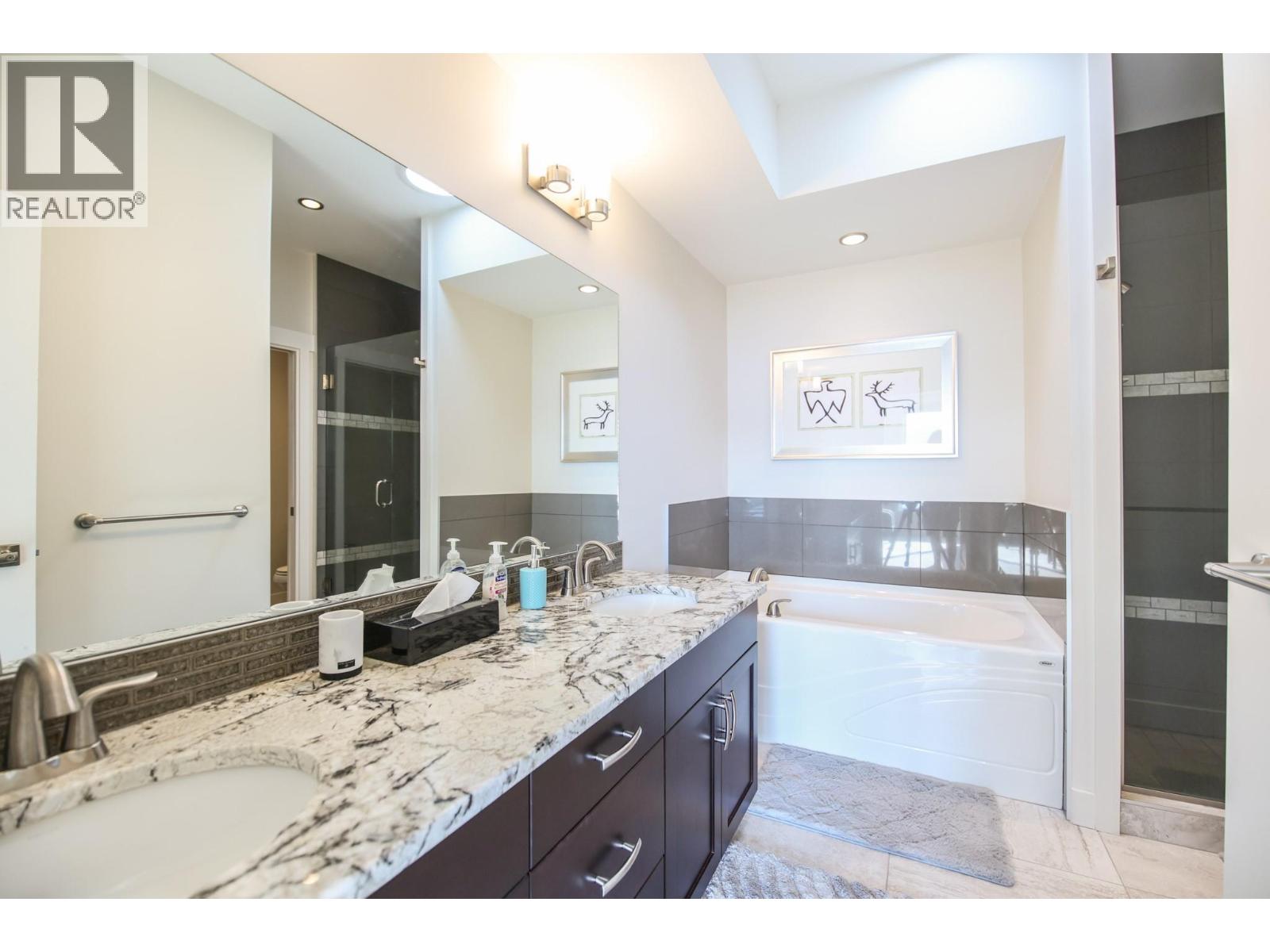 2000 VALLEYVIEW Drive Unit# 25, Osoyoos