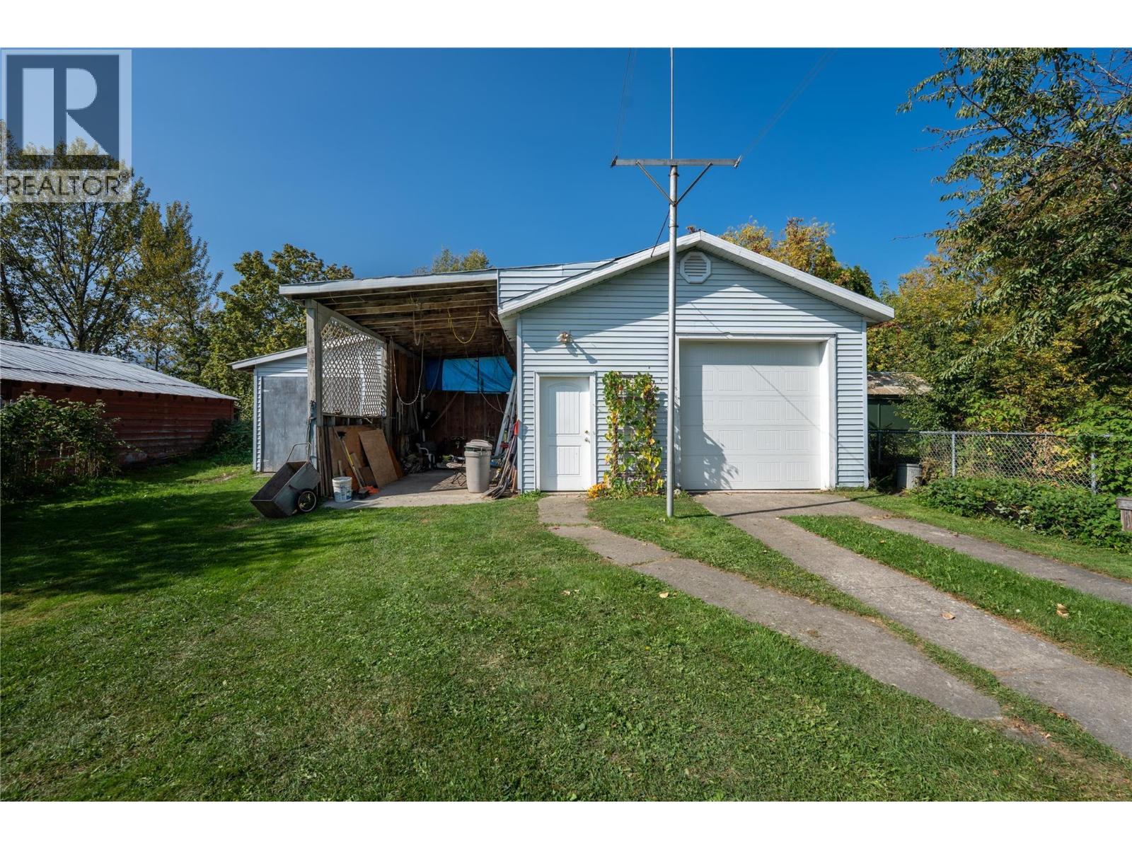 919 Downie Street, Revelstoke