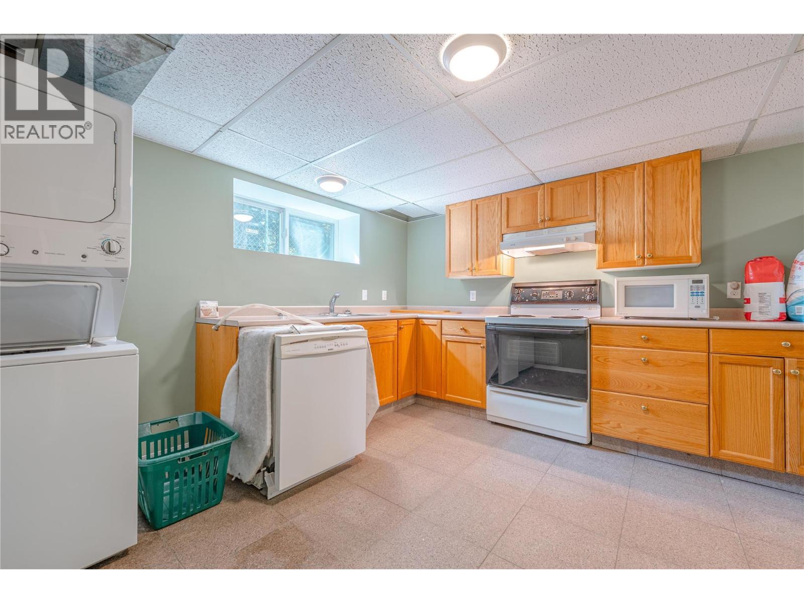 919 Downie Street, Revelstoke