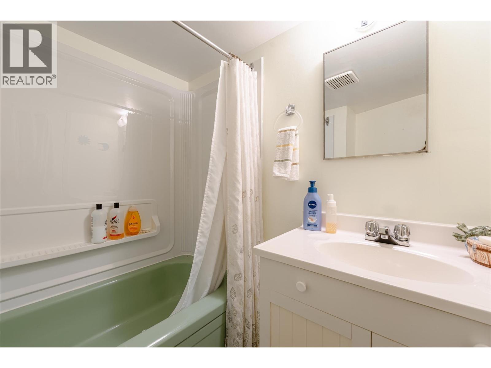 919 Downie Street, Revelstoke