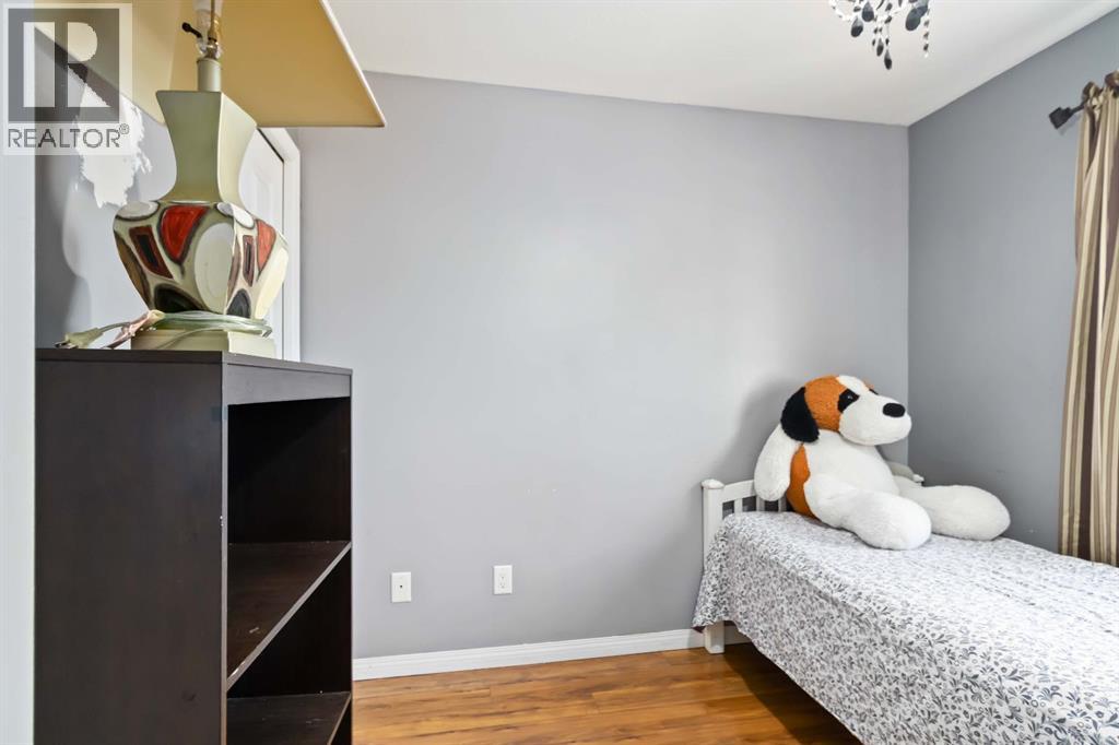 100 Millennium Gate, Fort McMurray