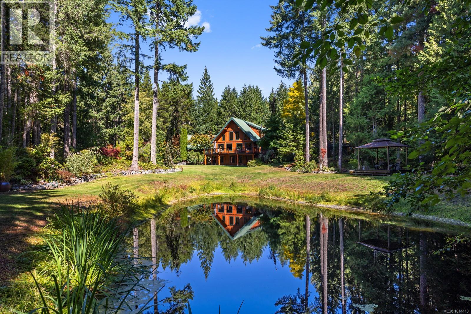 900 Spider Lake Rd, Qualicum Beach