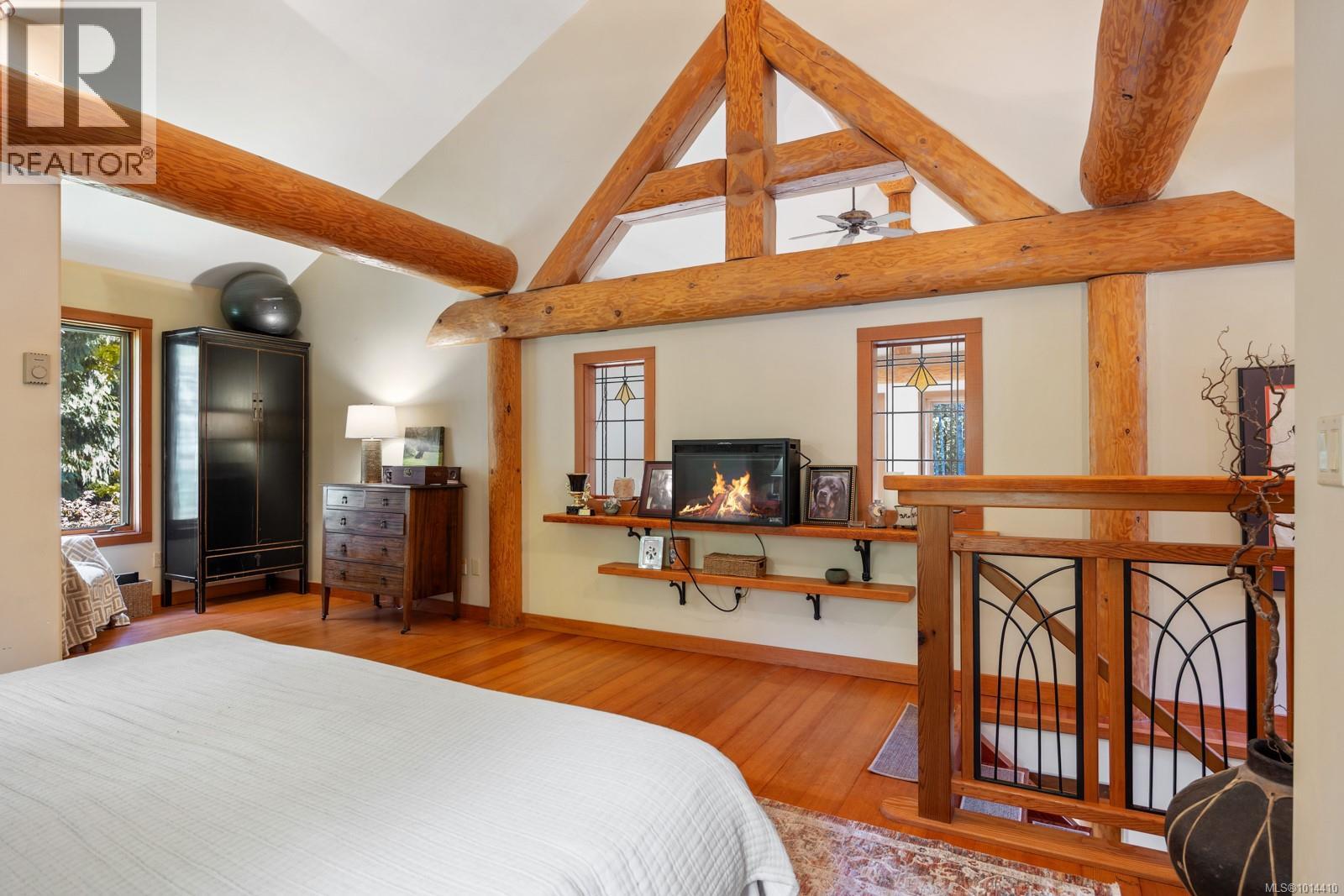 900 Spider Lake Rd, Qualicum Beach