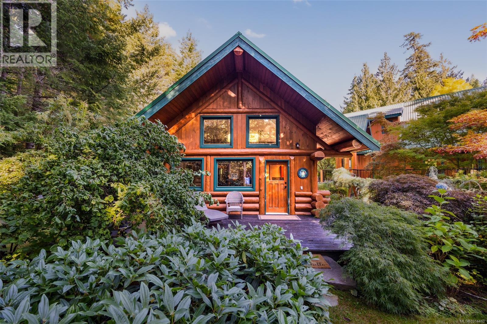 900 Spider Lake Rd, Qualicum Beach