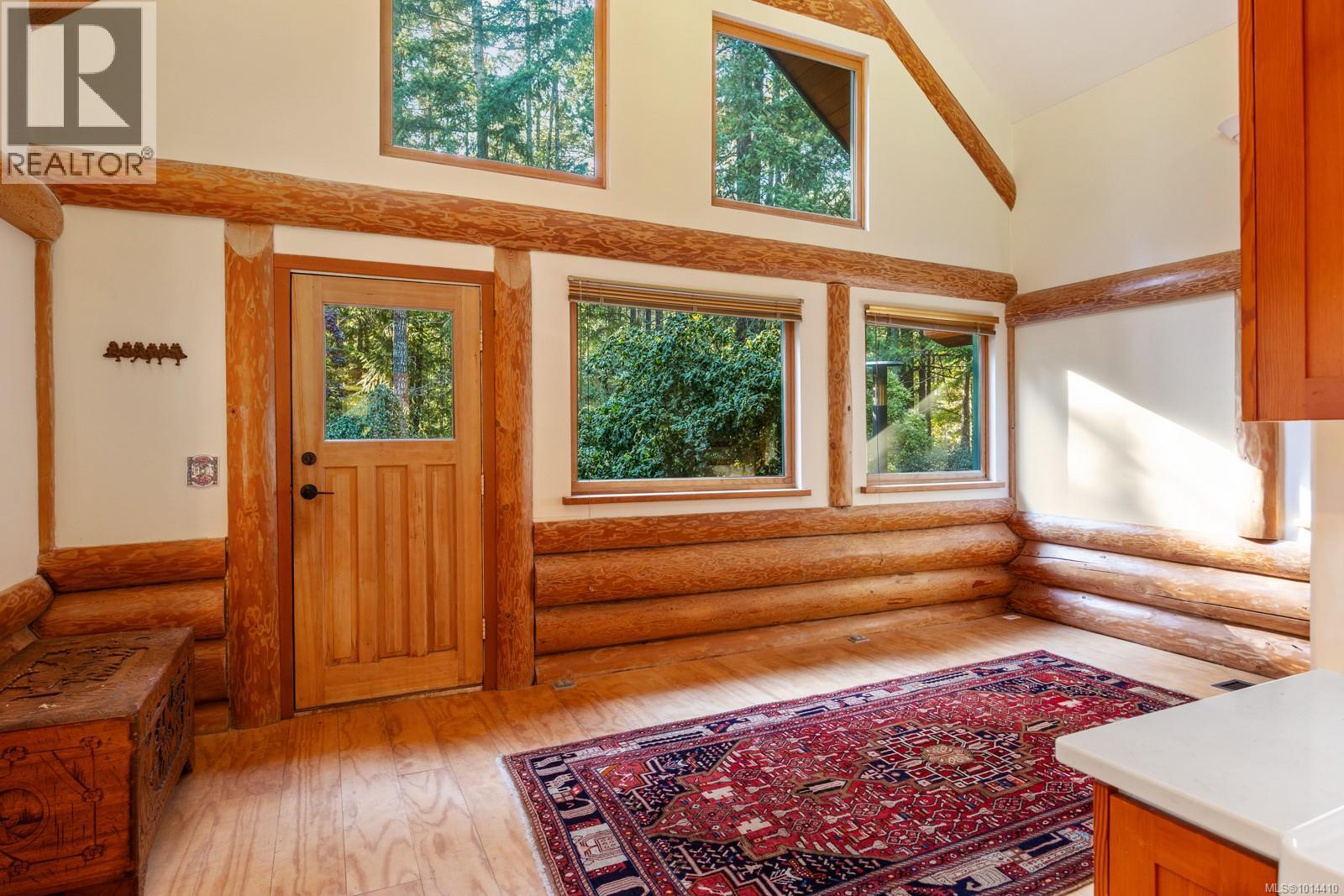 900 Spider Lake Rd, Qualicum Beach