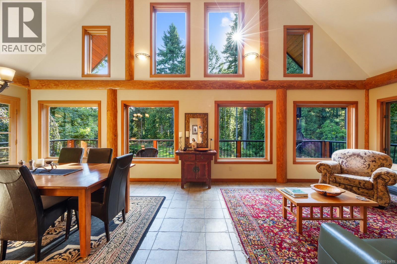 900 Spider Lake Rd, Qualicum Beach