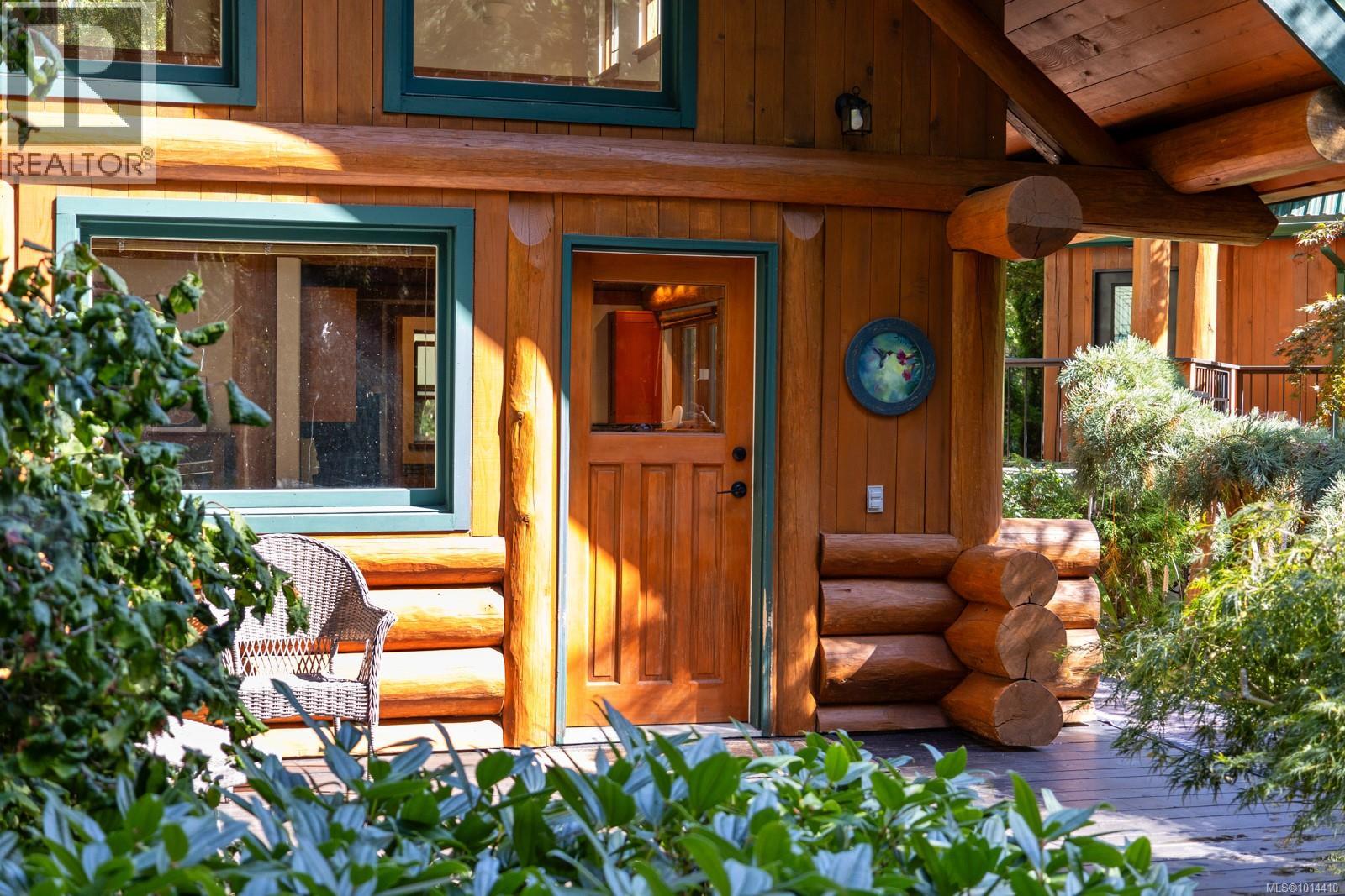 900 Spider Lake Rd, Qualicum Beach